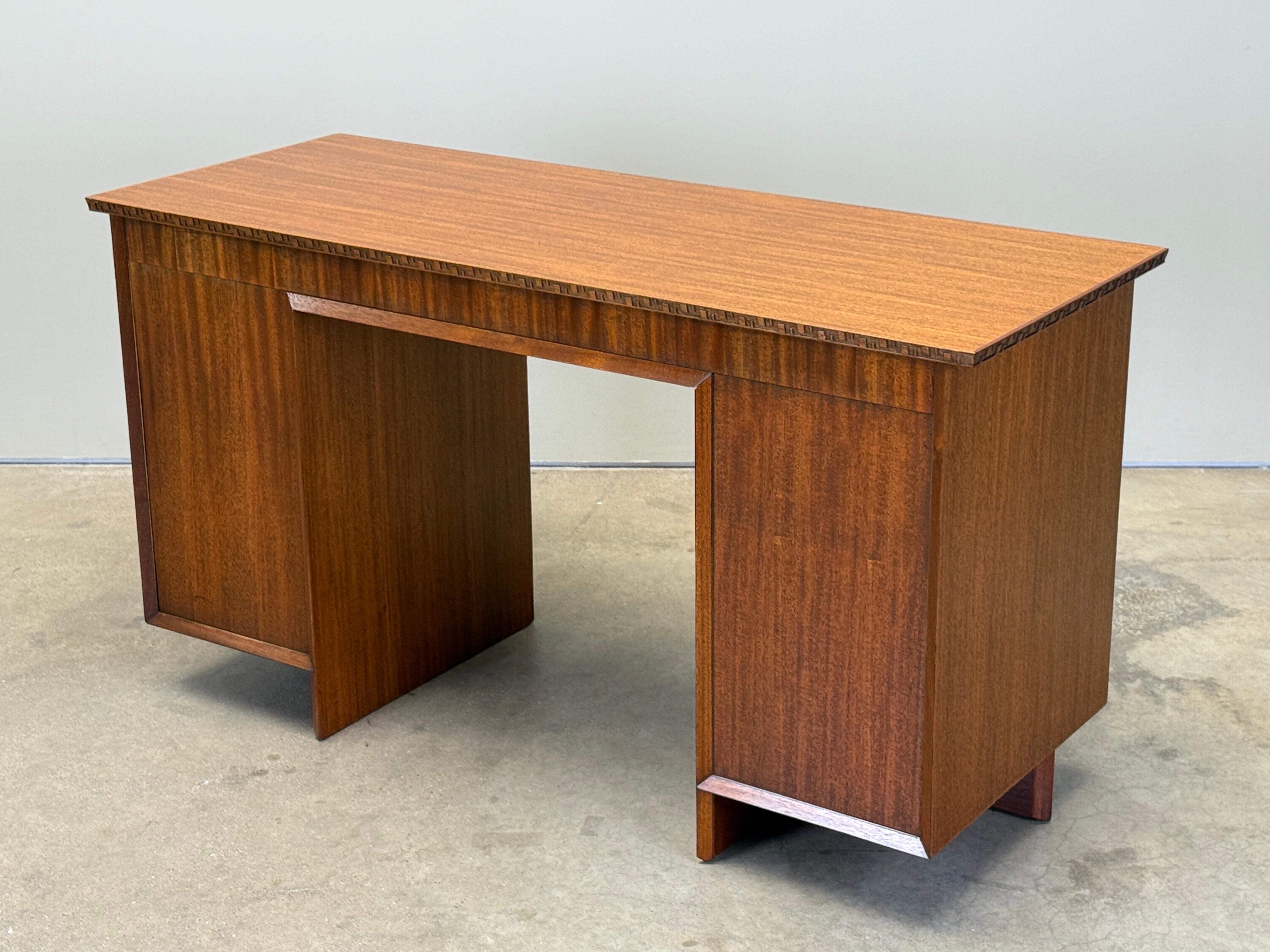 Frank Lloyd Wright pour le bureau Henredon en vente 5