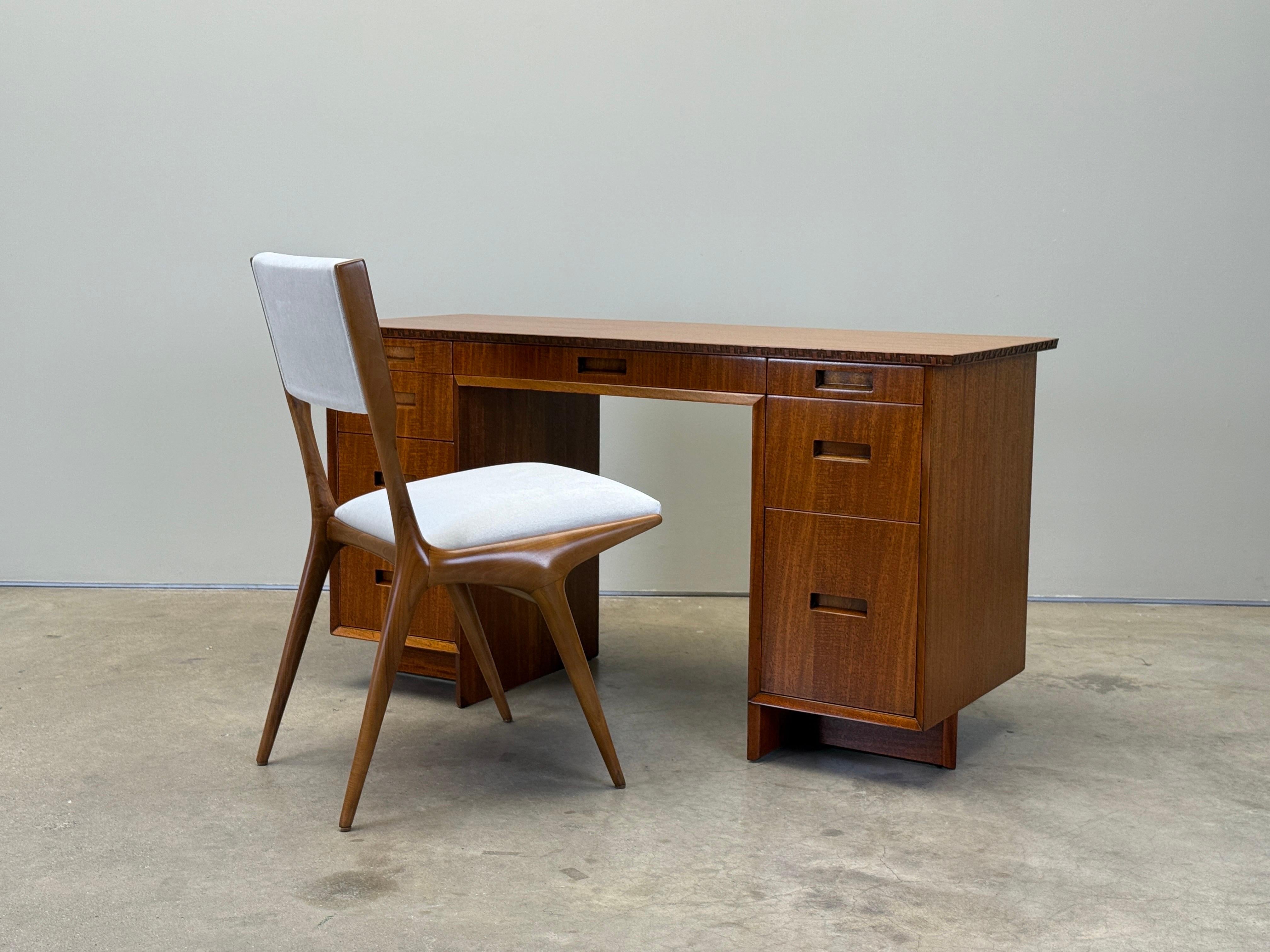 Frank Lloyd Wright pour le bureau Henredon en vente 9
