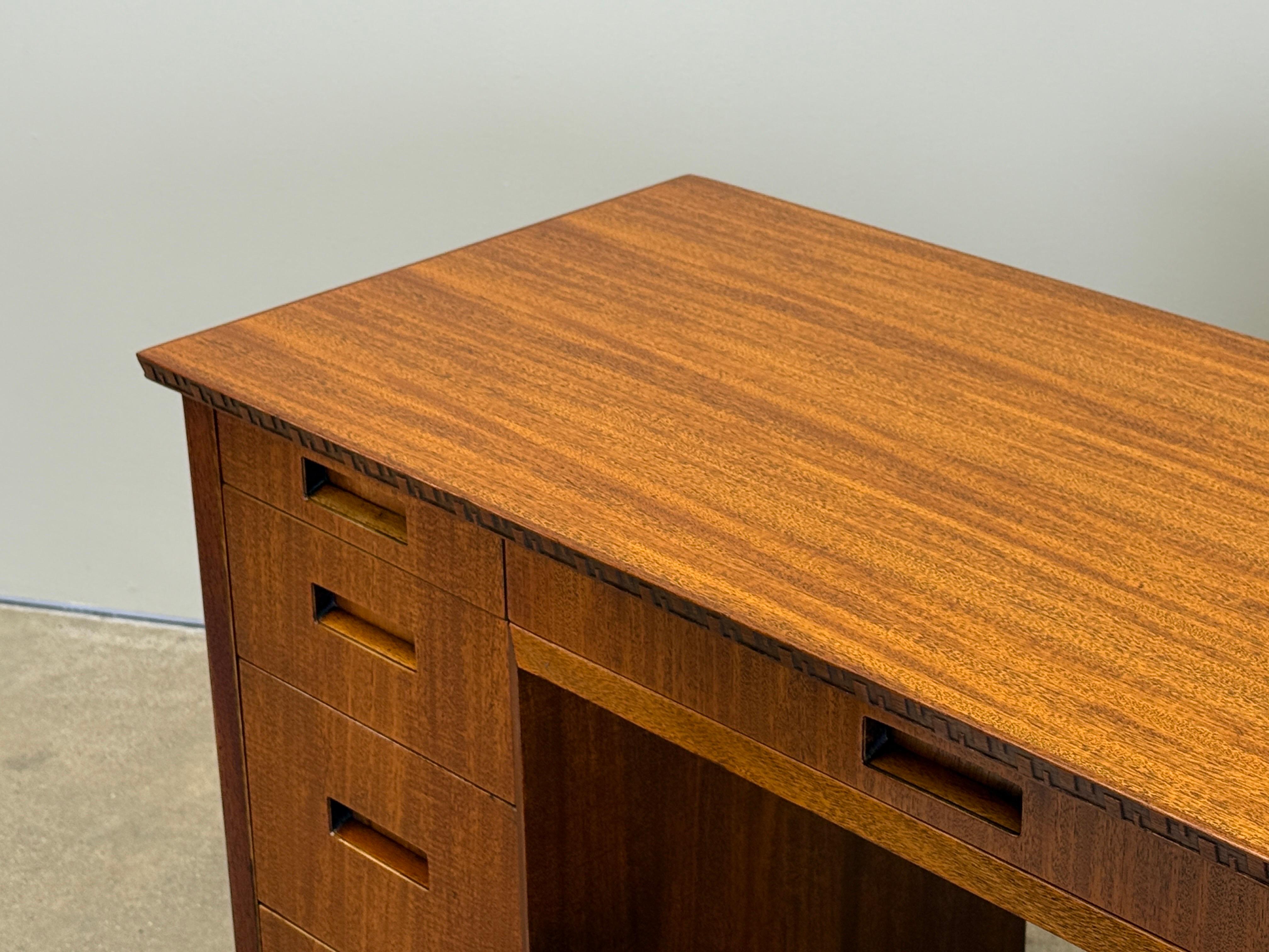 Frank Lloyd Wright pour le bureau Henredon en vente 11
