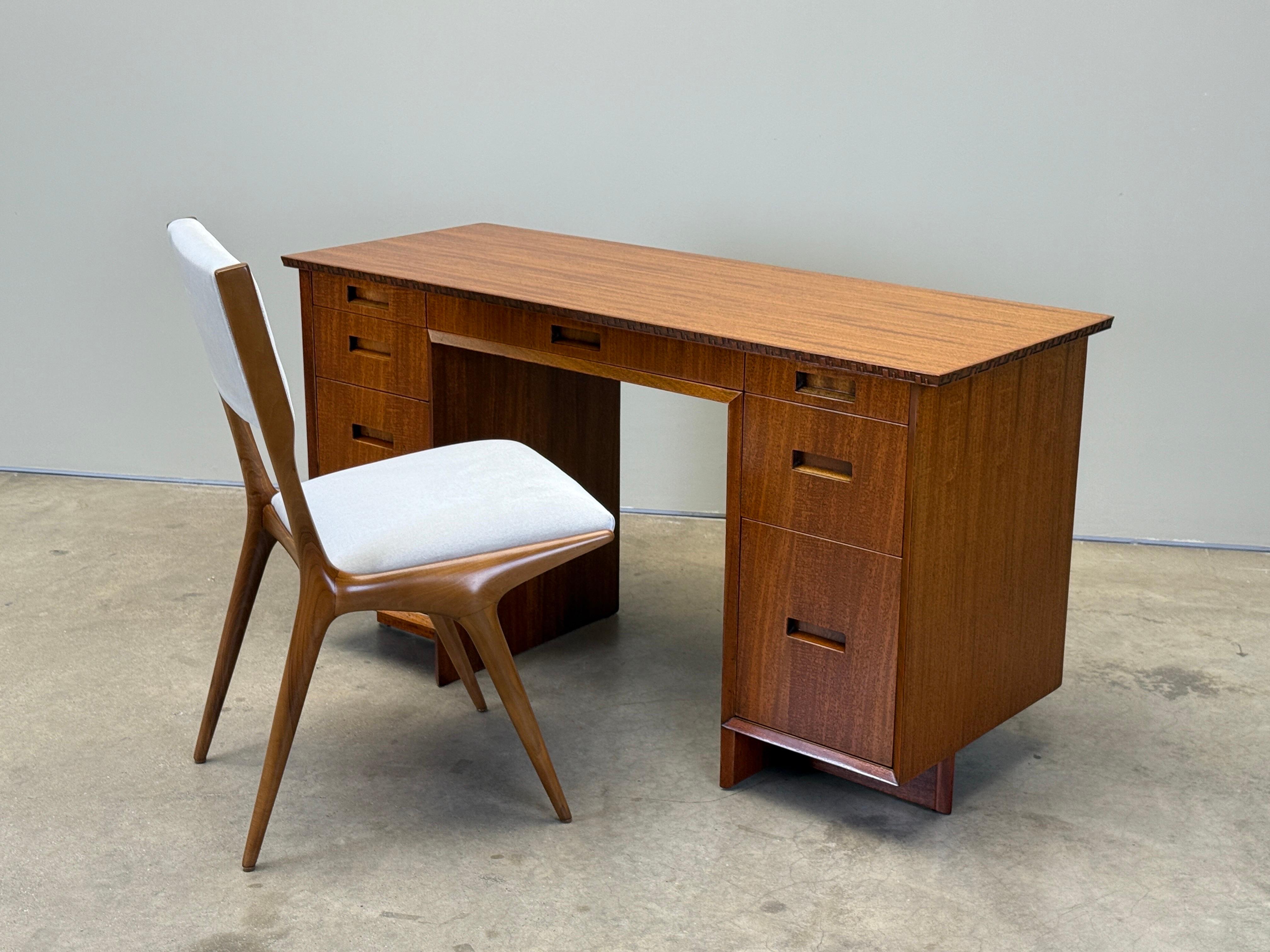 Frank Lloyd Wright pour le bureau Henredon en vente 12