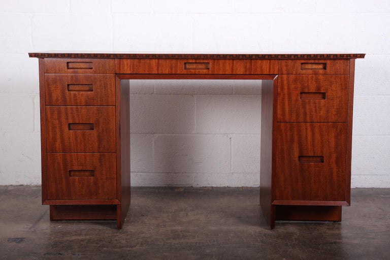 Frank Lloyd Wright for Henredon Desk In Good Condition For Sale In Dallas, TX