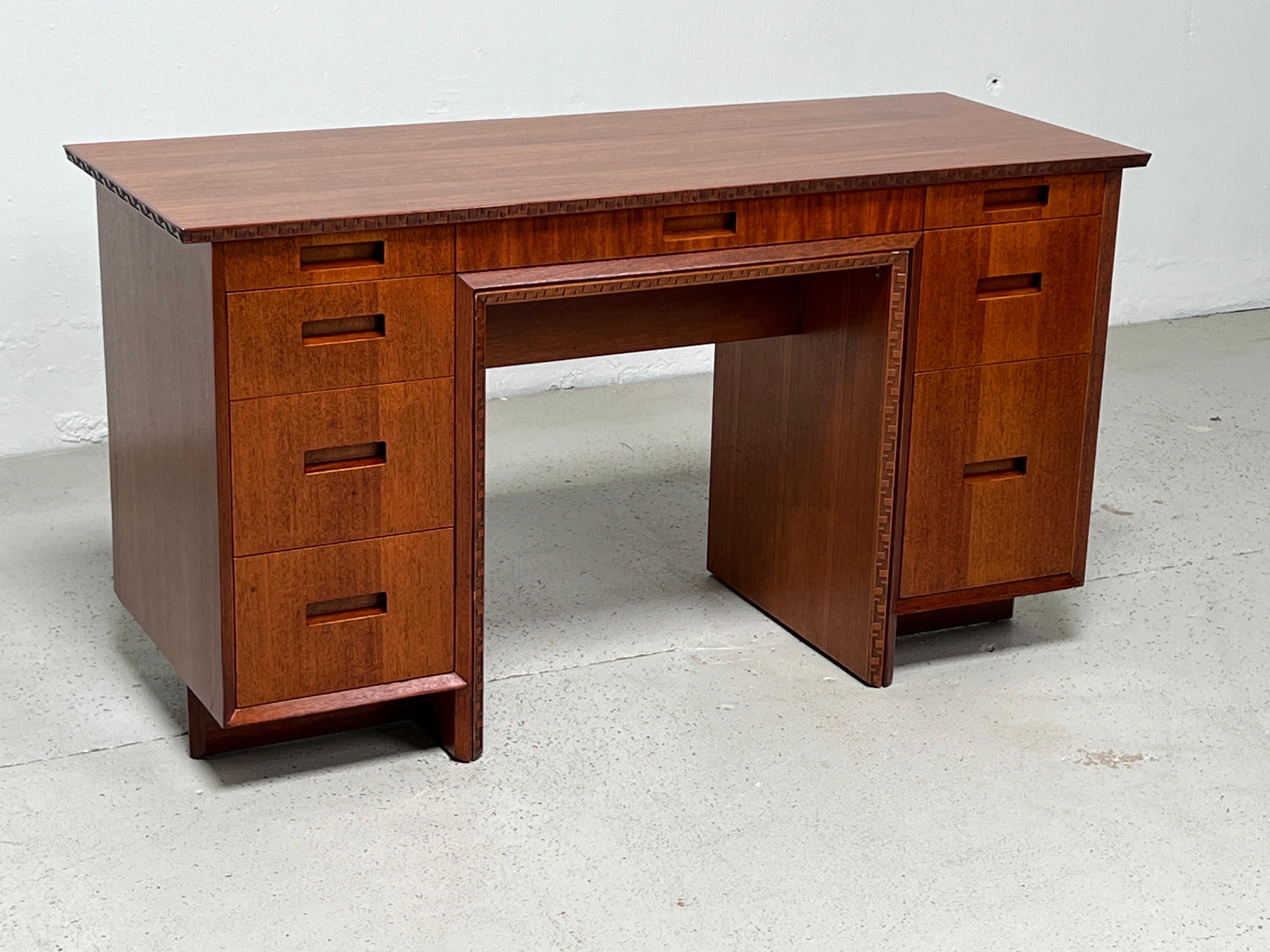 Frank Lloyd Wright for Henredon Desk In Good Condition For Sale In Dallas, TX