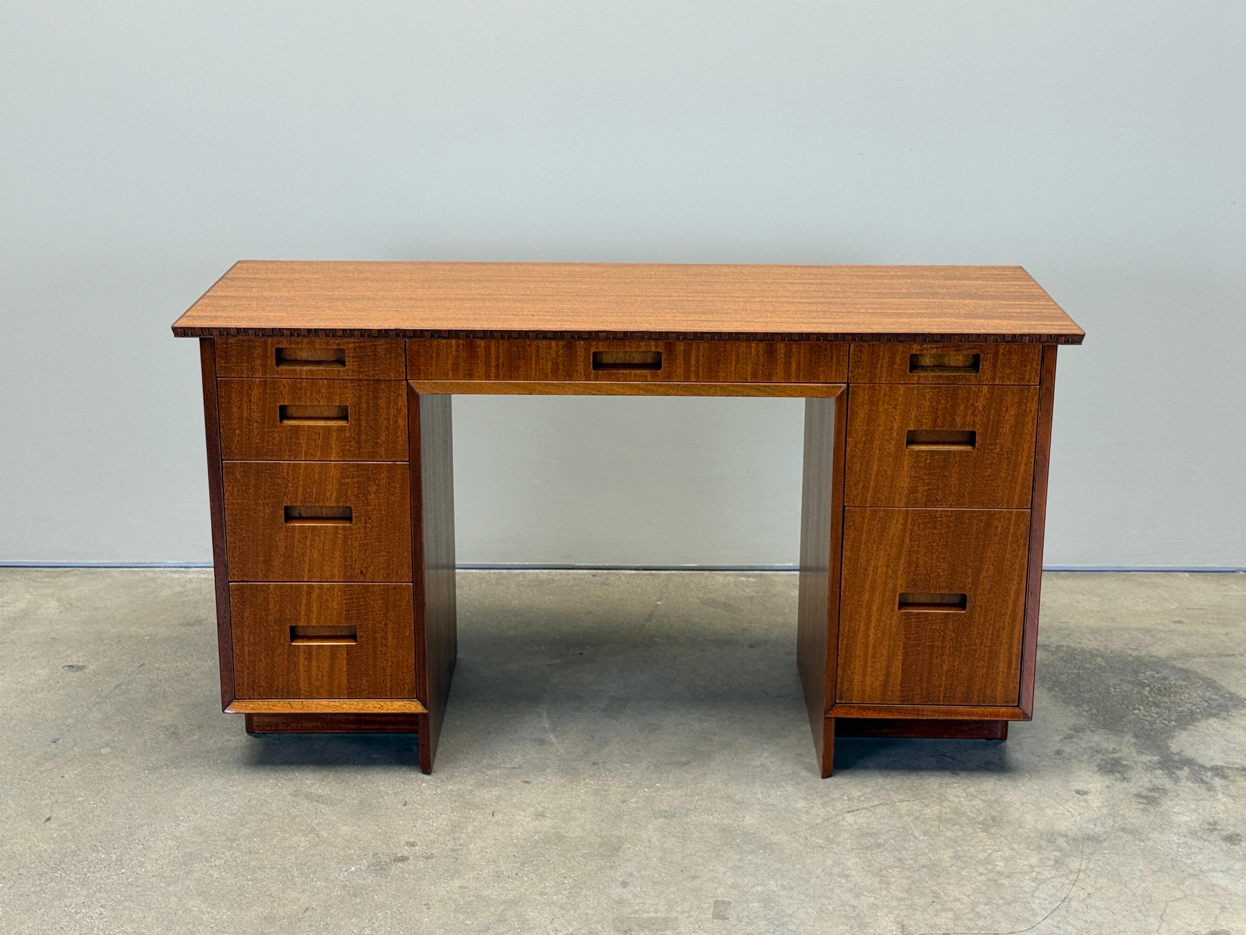 Frank Lloyd Wright pour le bureau Henredon Bon état - En vente à Dallas, TX