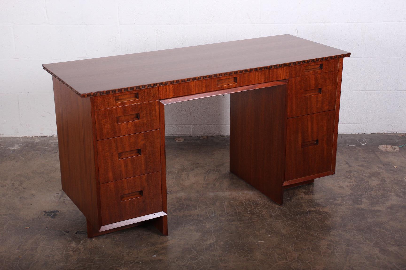 Frank Lloyd Wright for Henredon Desk In Good Condition In Dallas, TX