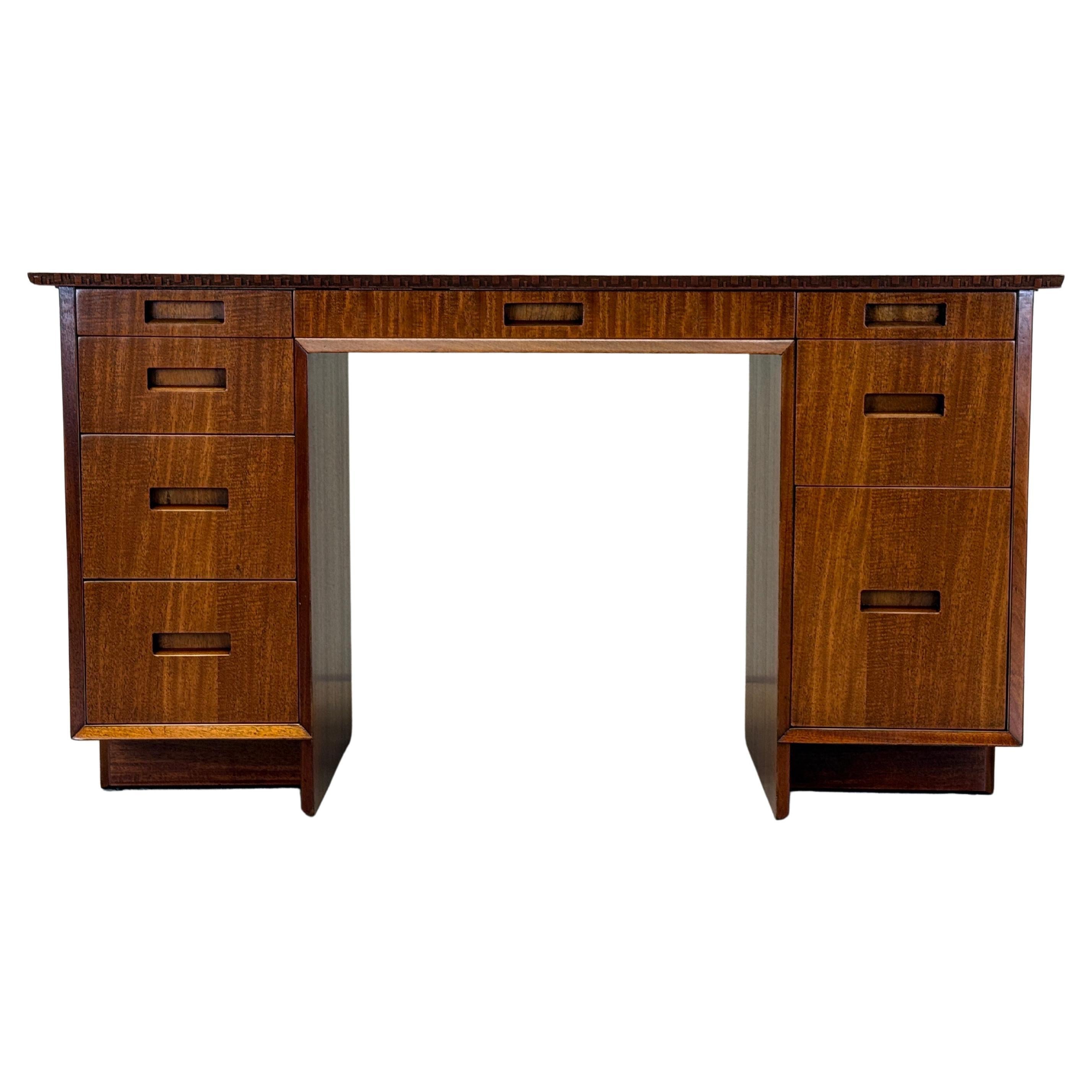 Frank Lloyd Wright per la scrivania Henredon
