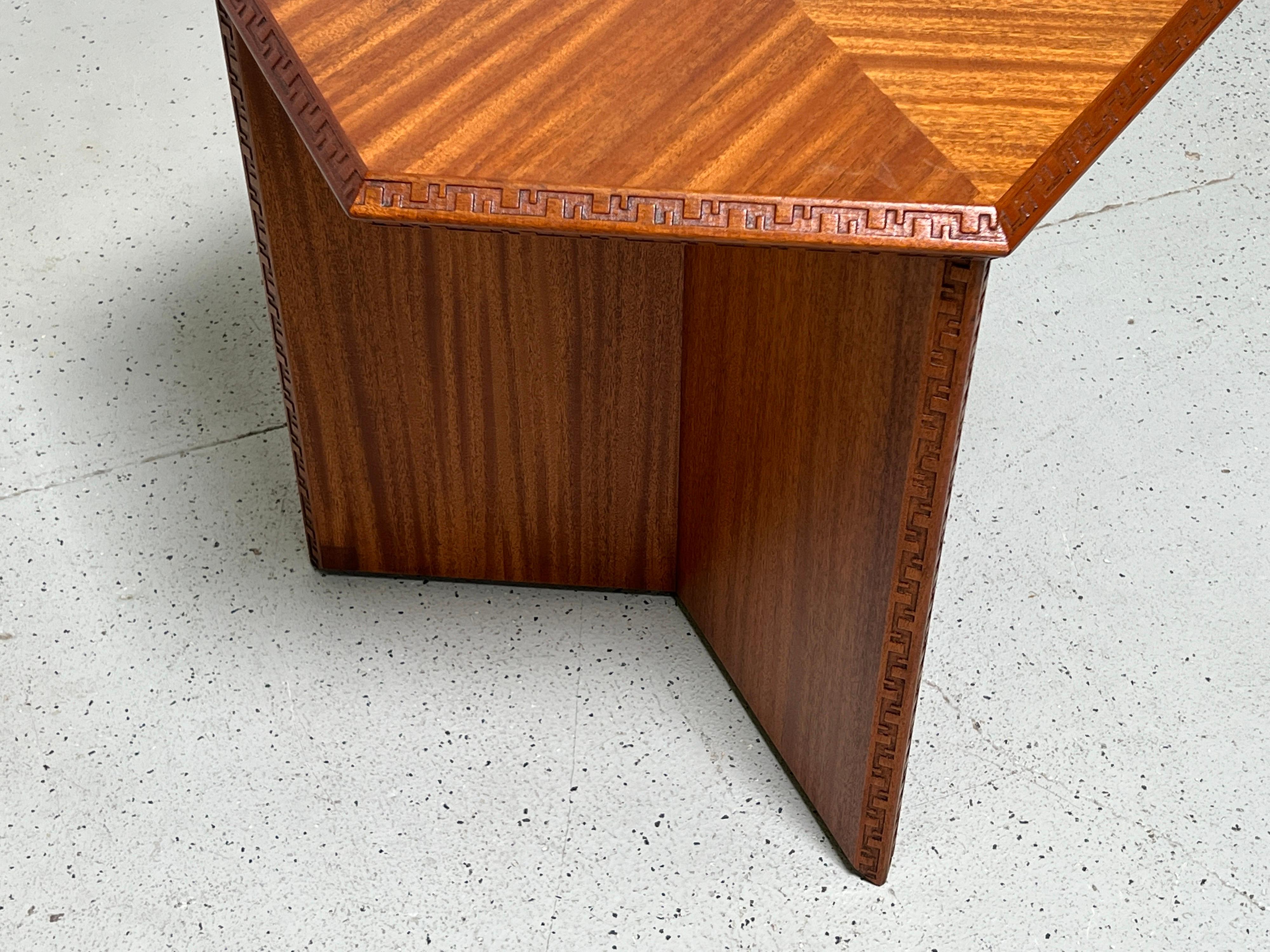 Acajou Table hexagonale Frank Lloyd Wright pour Henredon