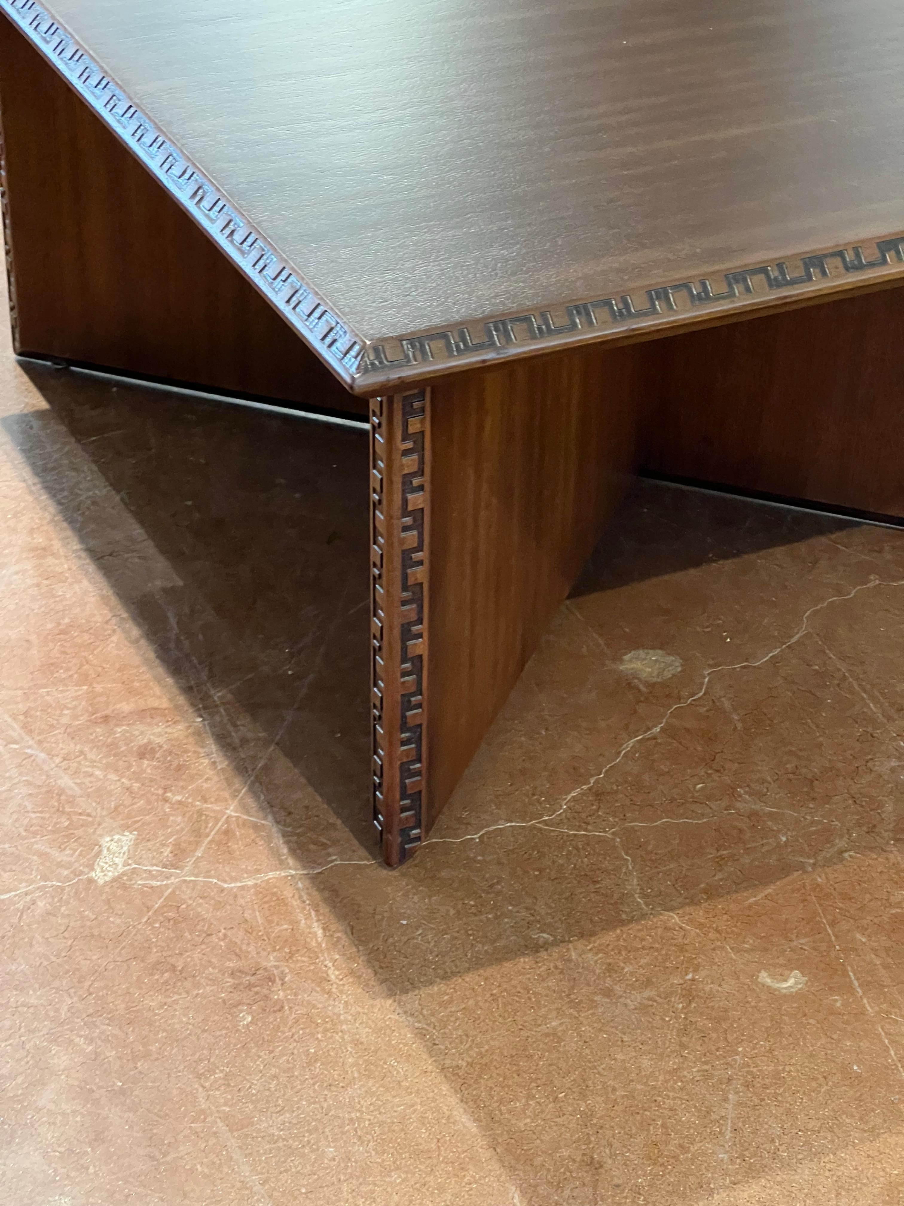 Mid-Century Modern Table basse carrée Frank Lloyd Wright pour Henredon  en vente