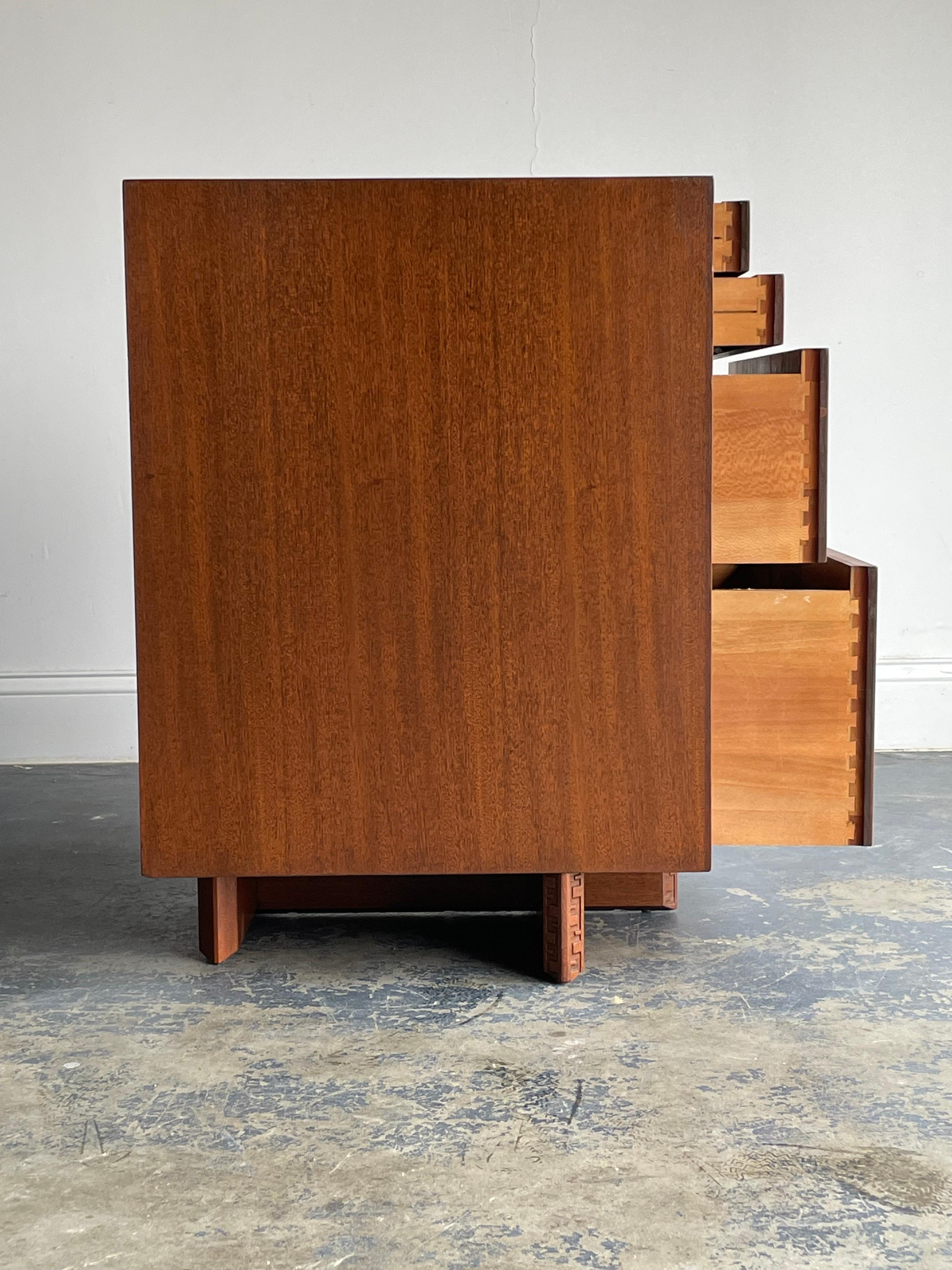 Frank Lloyd Wright for Henredon “Taliesin” Chest of Drawers in Mahogany In Good Condition In St.Petersburg, FL