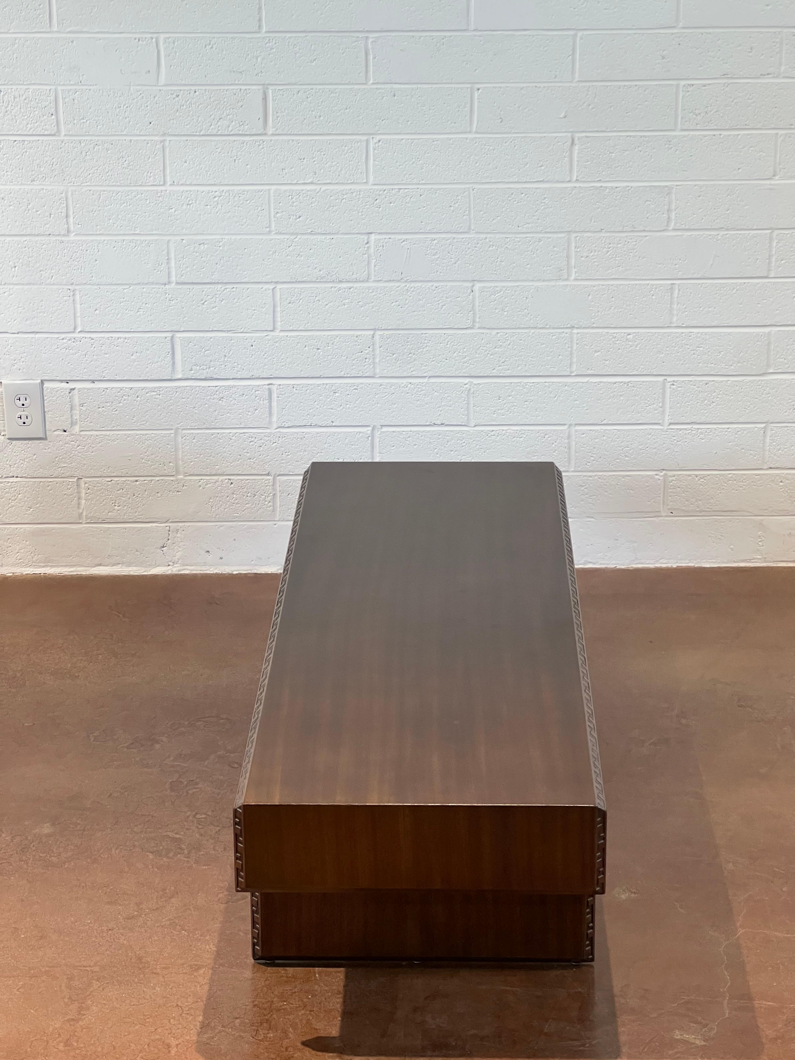 Frank Lloyd Wright for Henredon Taliesin Coffee Table/Bench  In Good Condition For Sale In Phoenix, AZ
