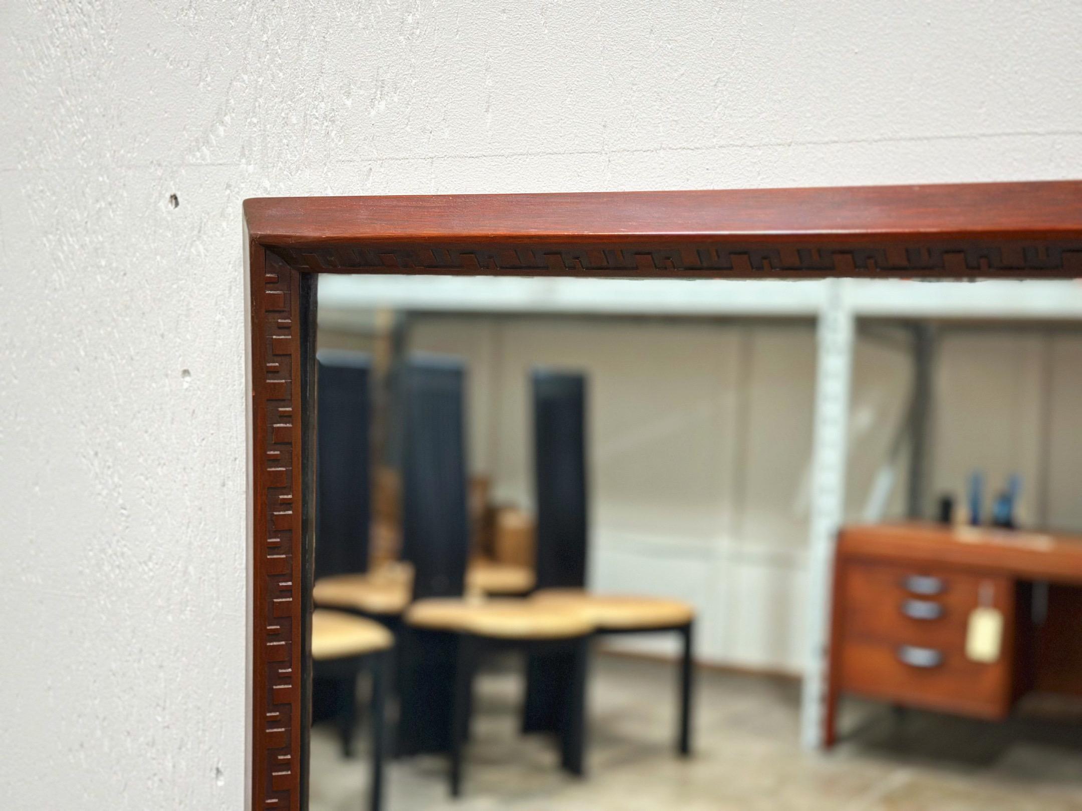 Milieu du XXe siècle Frank Lloyd Wright pour Henredon - Miroir de groupe Taliesin - Acajou - Vers 1955 en vente