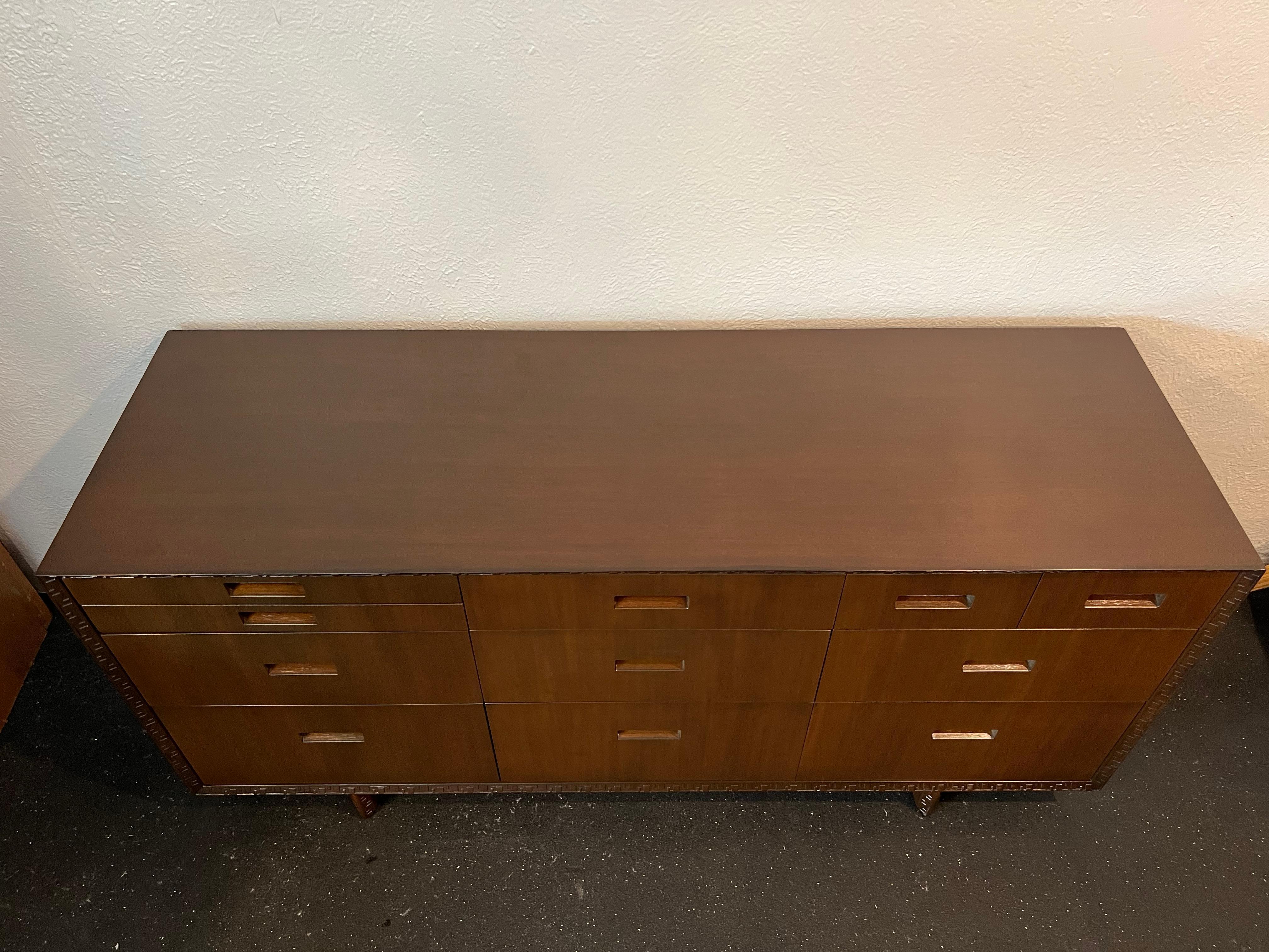 Mid-Century Modern Frank Lloyd Wright for Heritage Henredon “Taliesin” Dresser For Sale
