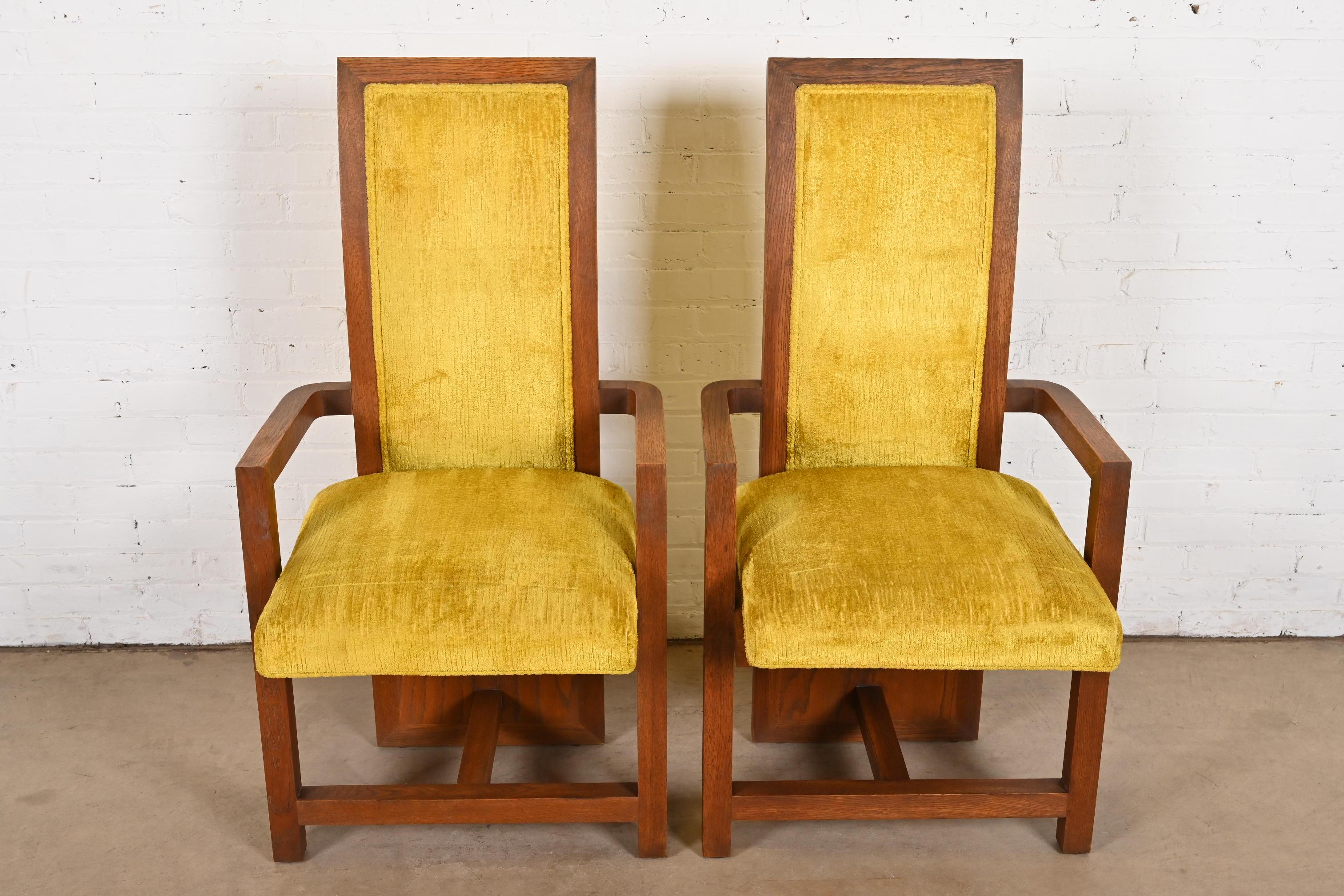 Très rare et exceptionnelle paire de fauteuils ou de chaises de salle à manger 