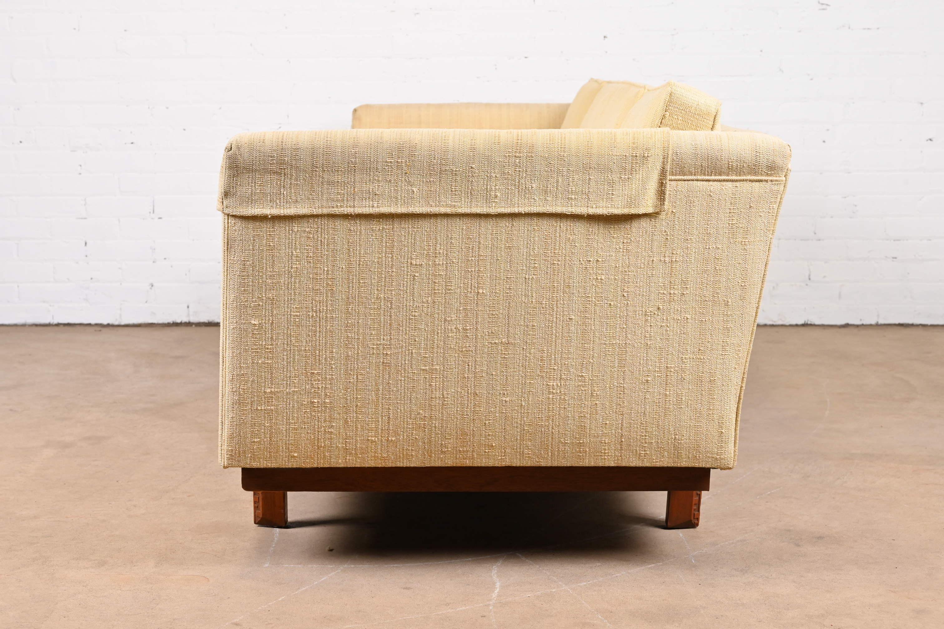 Frank Lloyd Wright for Heritage Henredon Taliesin Long Sofa, 1950s 3