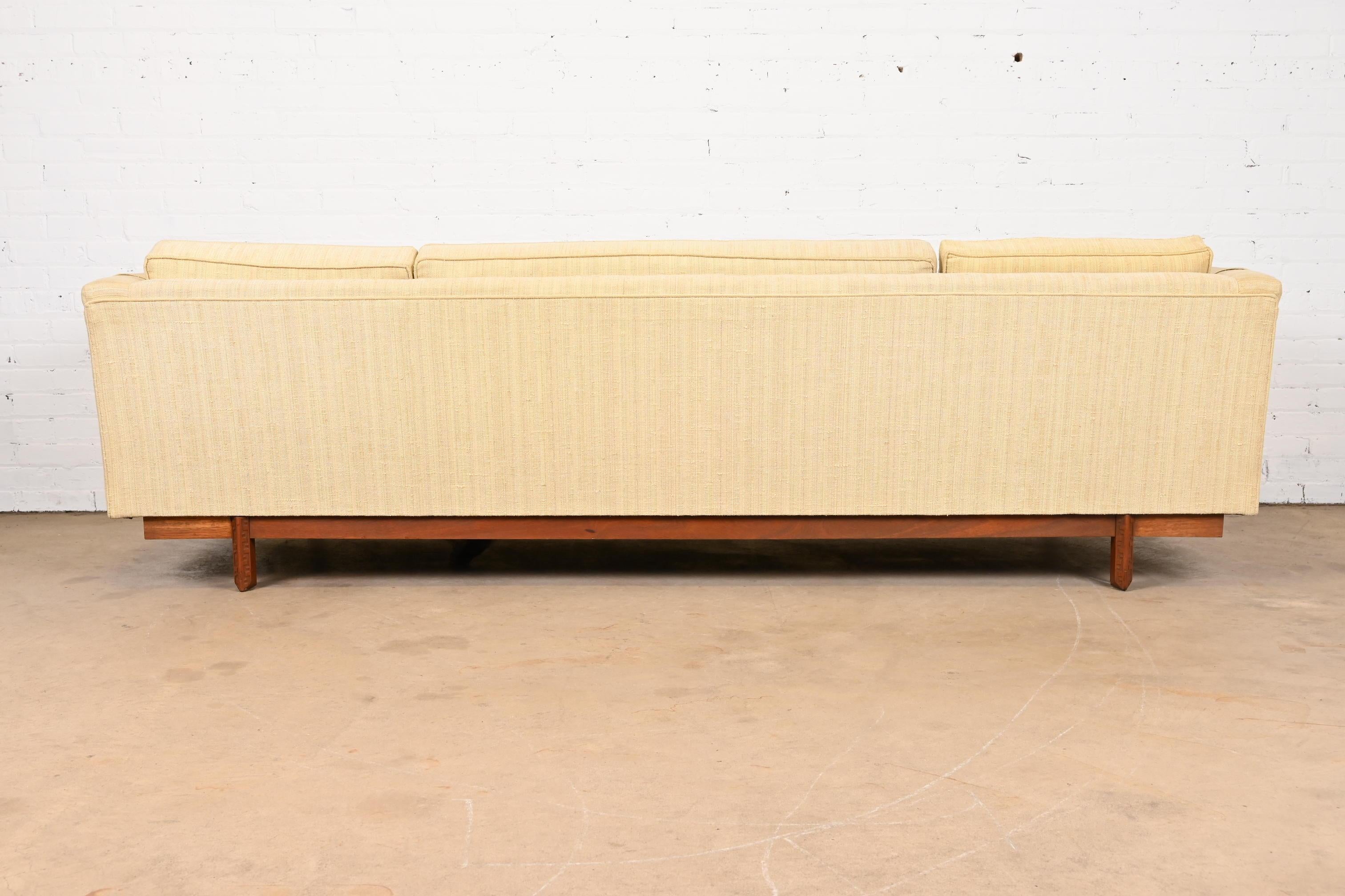 Frank Lloyd Wright for Heritage Henredon Taliesin Long Sofa, 1950s 4