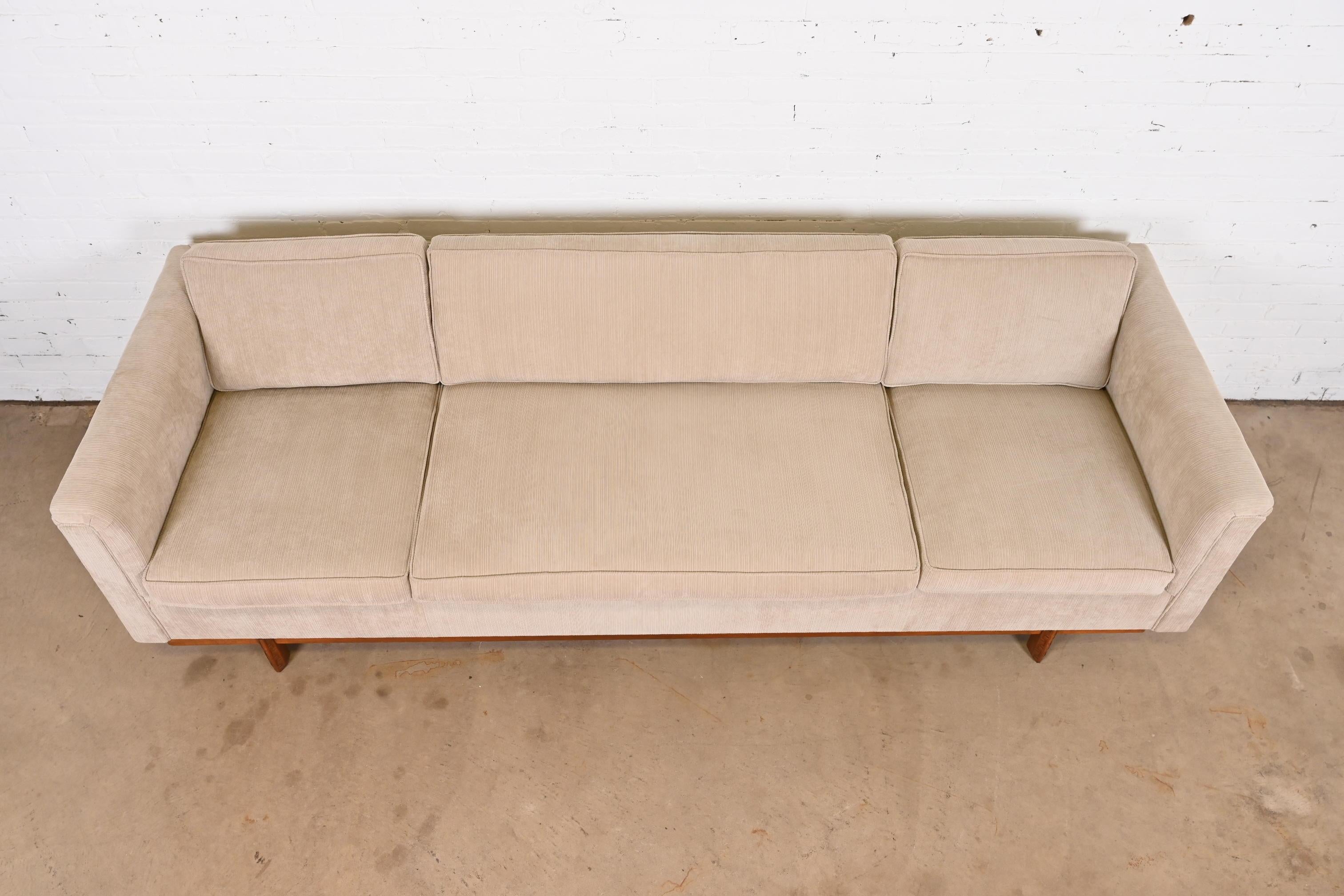 Frank Lloyd Wright for Heritage Henredon Taliesin Long Sofa, 1950s 1