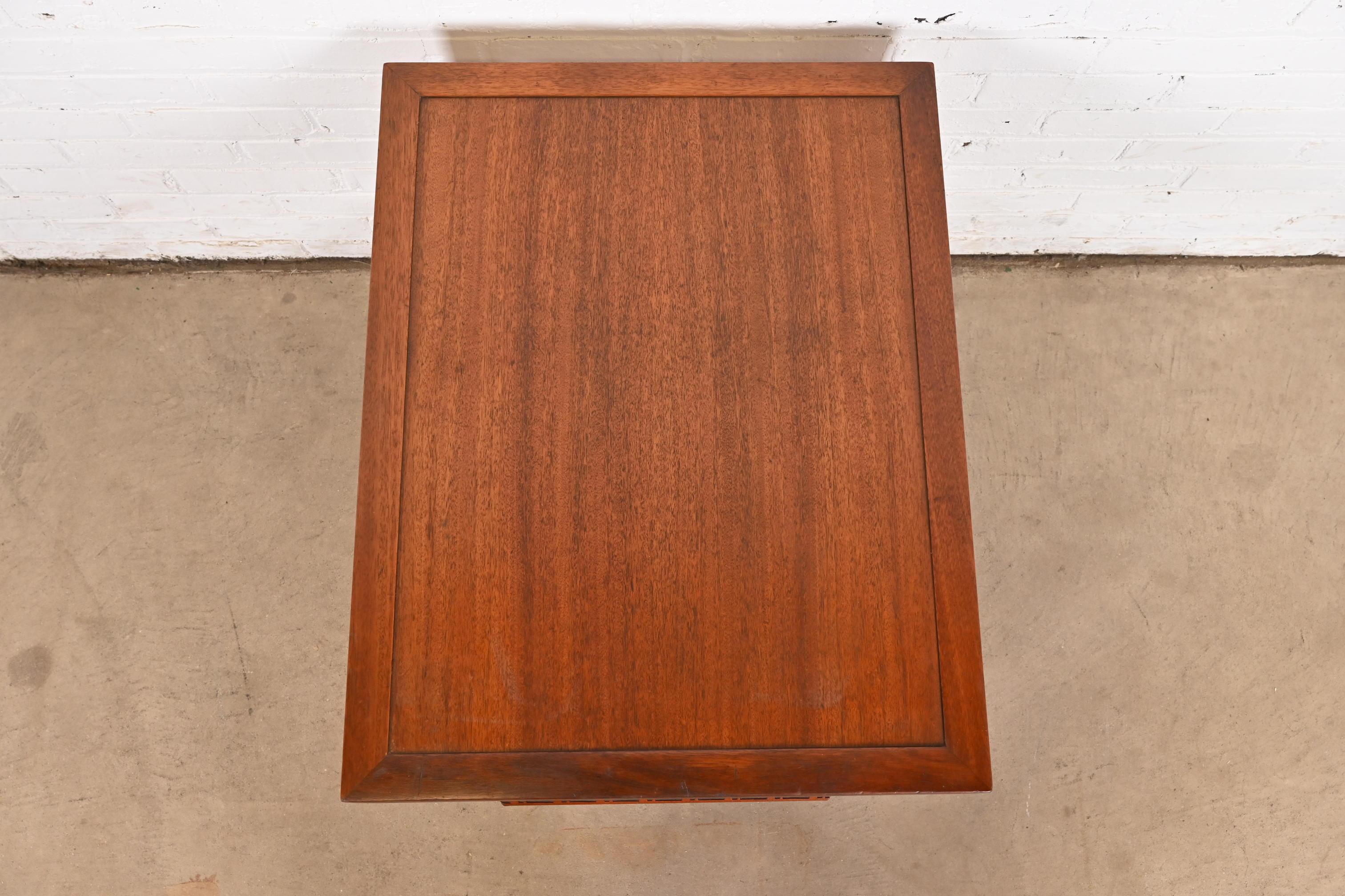Frank Lloyd Wright for Heritage Henredon Taliesin Mahogany Nightstand, 1950s For Sale 3