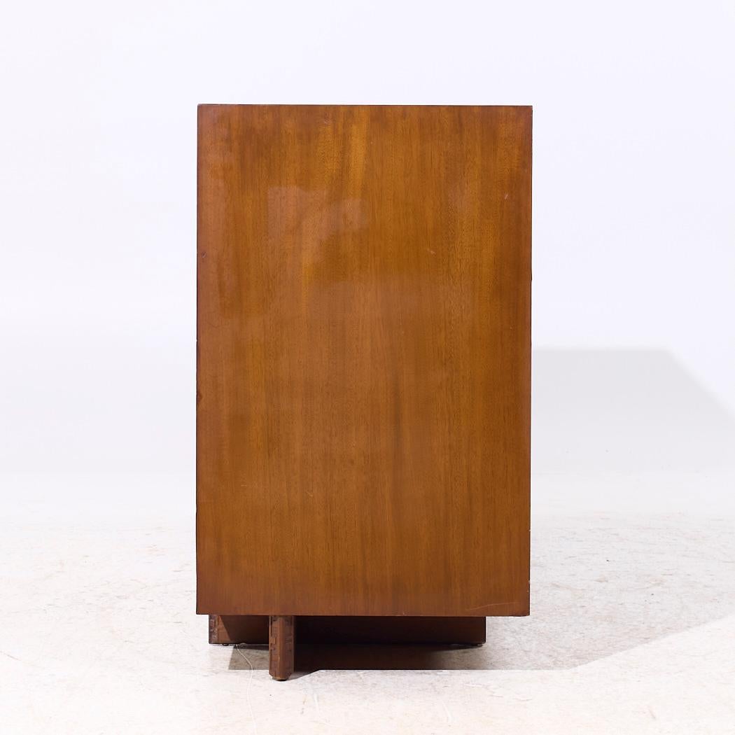 Frank Lloyd Wright for Heritage Henredon 'Taliesin' MCM Mahogany Credenza In Good Condition In Countryside, IL