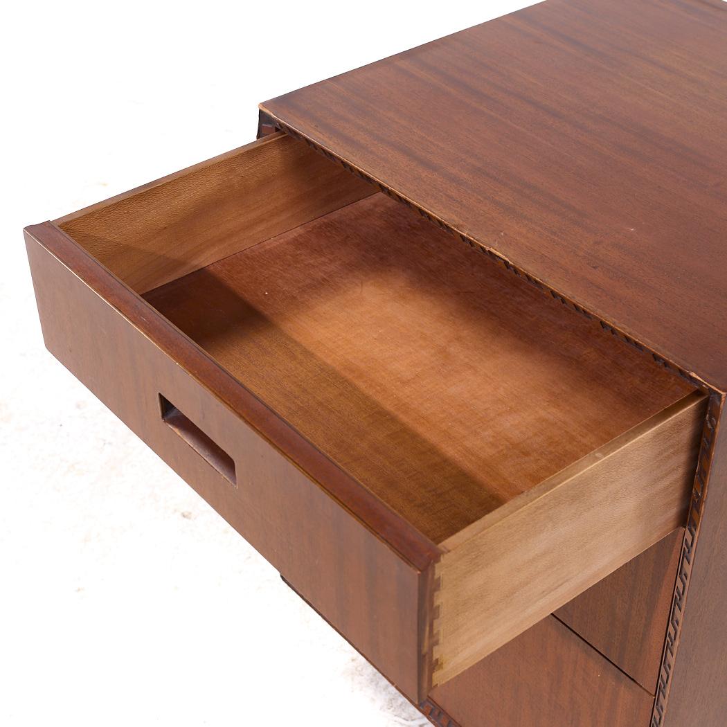 Frank Lloyd Wright for Heritage Henredon Taliesin MCM Mahogany Nightstand For Sale 2