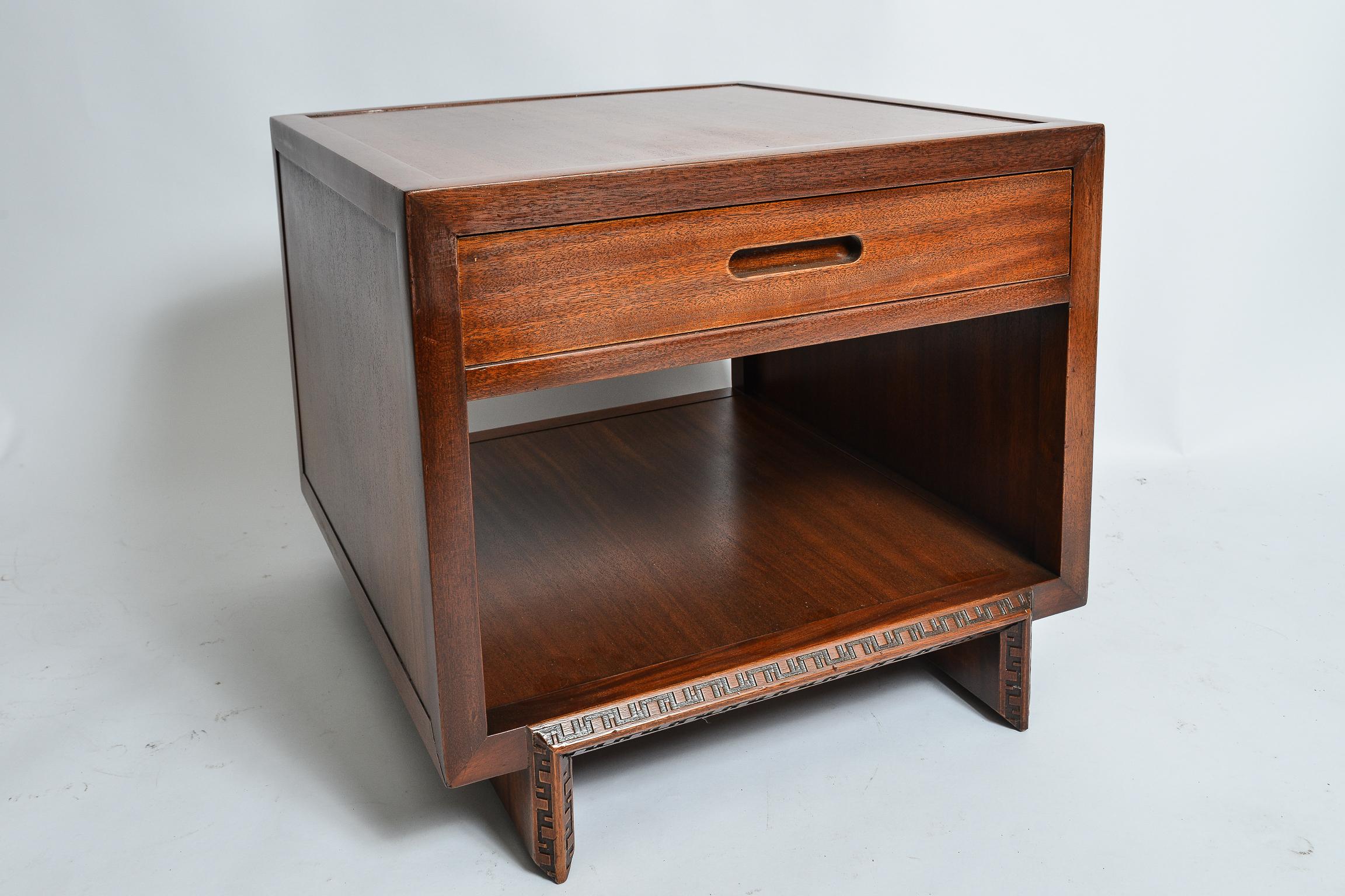Frank LLoyd Wright Henredon Night Tables In Good Condition For Sale In West Palm Beach, FL