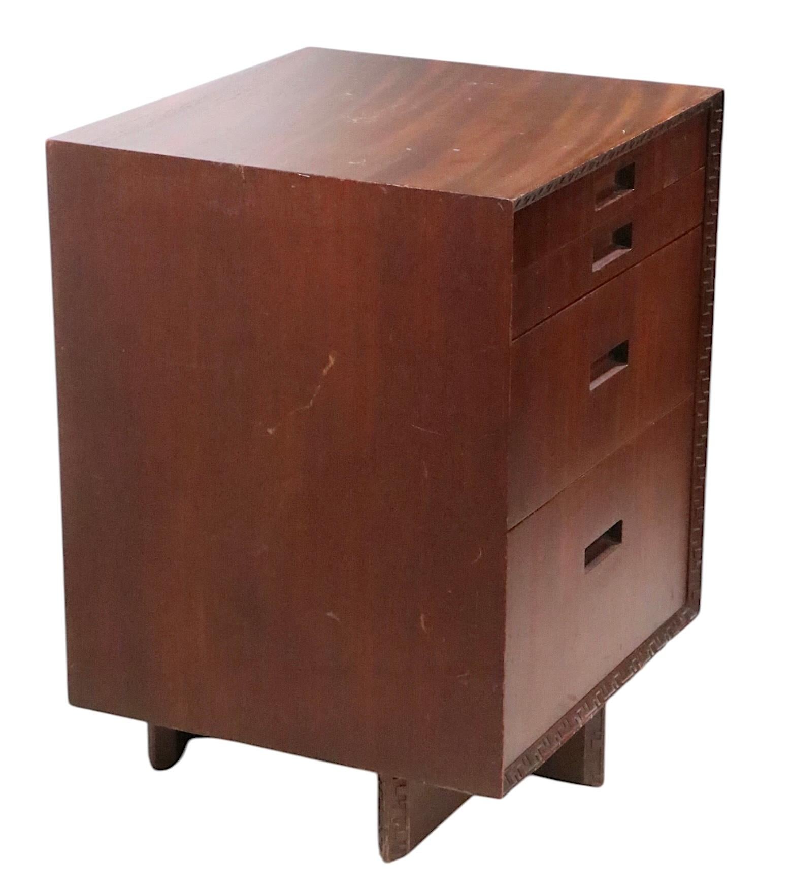 Frank Lloyd Wright Heritage Henredon  Taliesin Four Drawer Dresser  Nightstand For Sale 3