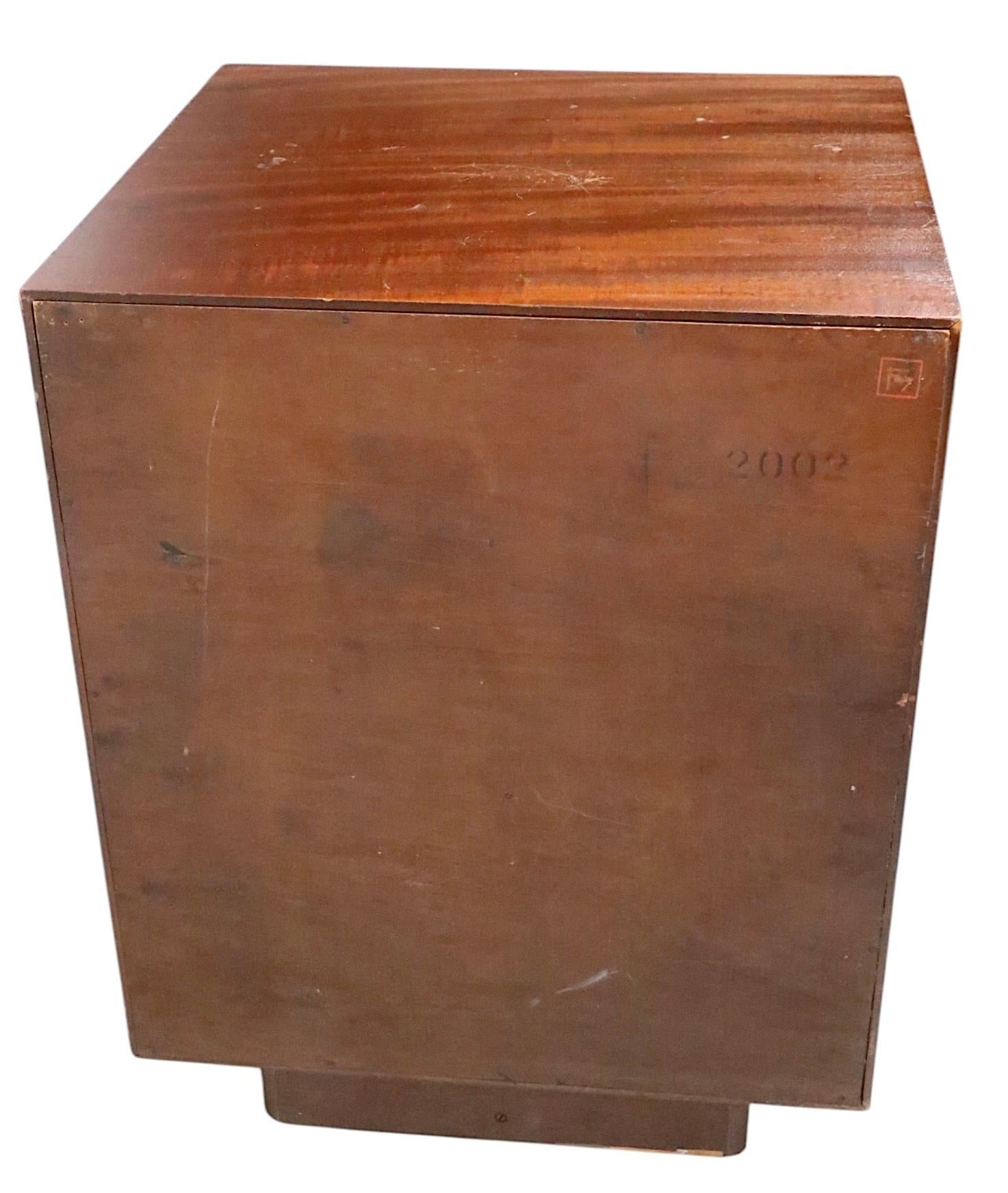 Frank Lloyd Wright Heritage Henredon  Taliesin Four Drawer Dresser  Nightstand For Sale 11