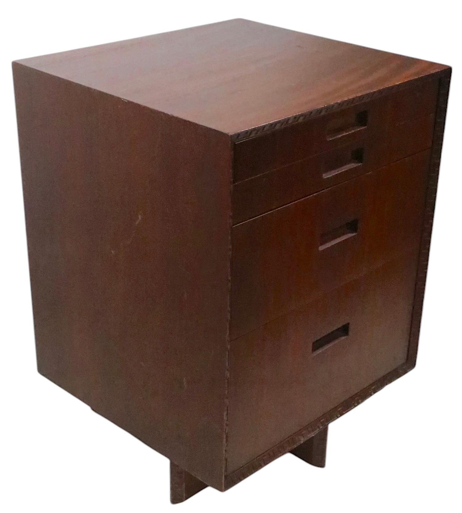 Mid-Century Modern Frank Lloyd Wright Heritage Henredon  Taliesin Four Drawer Dresser  Nightstand For Sale