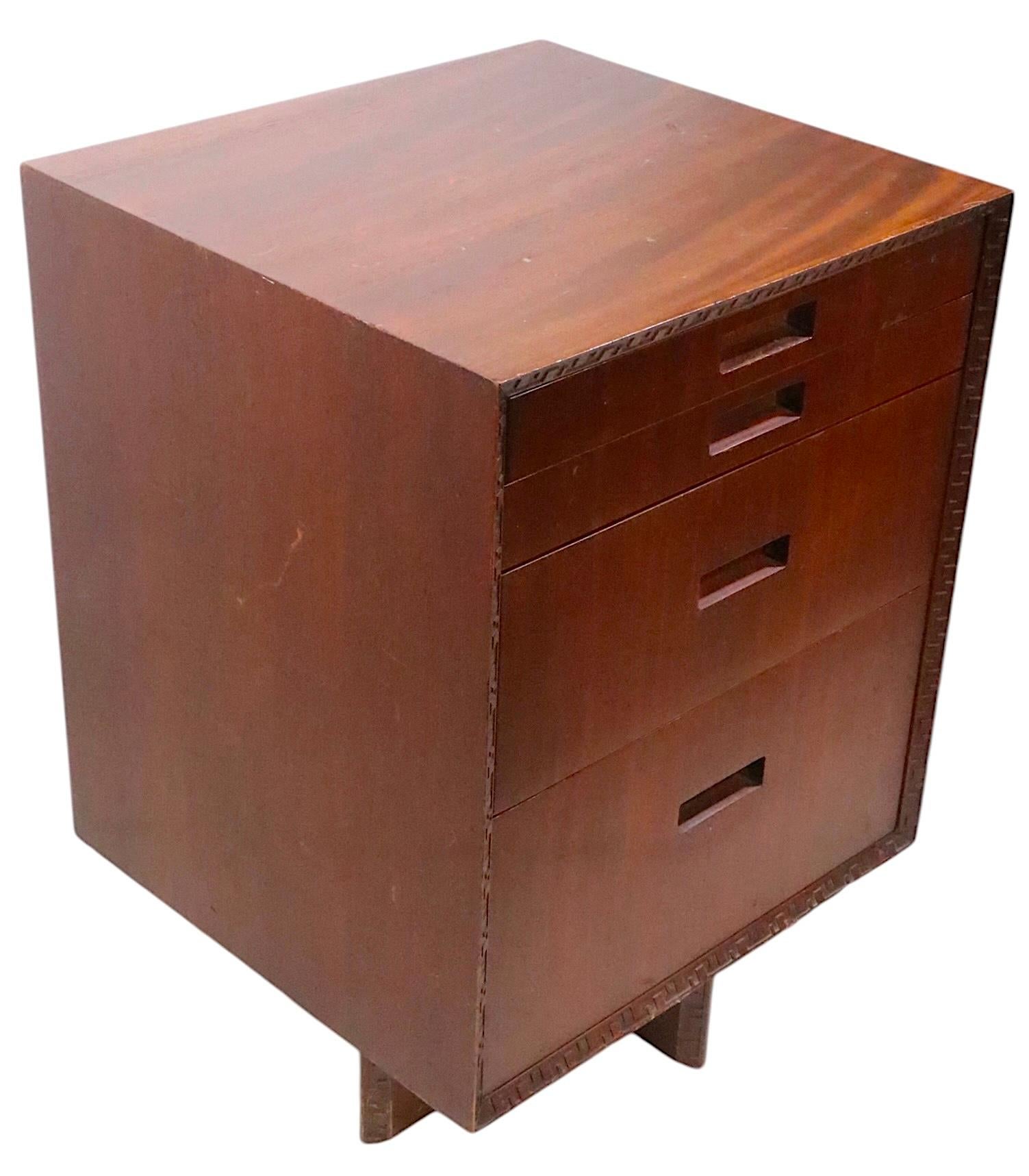 American Frank Lloyd Wright Heritage Henredon  Taliesin Four Drawer Dresser  Nightstand For Sale