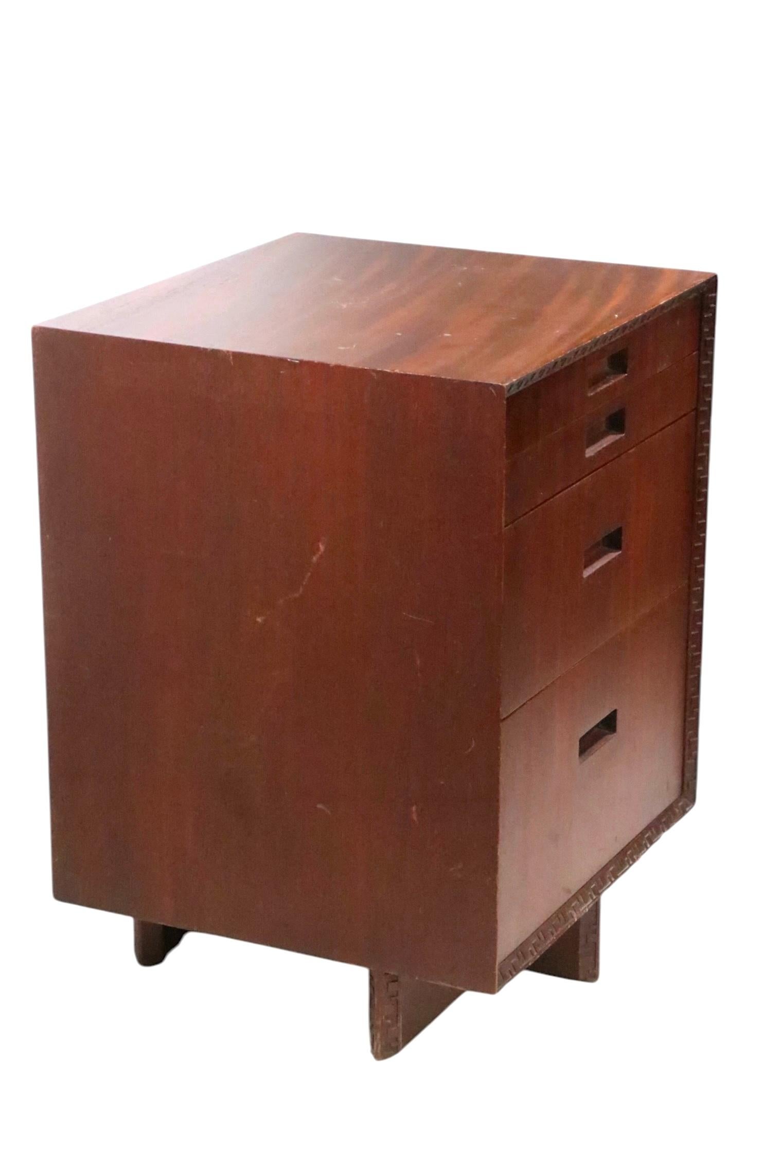 Frank Lloyd Wright Heritage Henredon  Taliesin Four Drawer Dresser  Nightstand For Sale 2