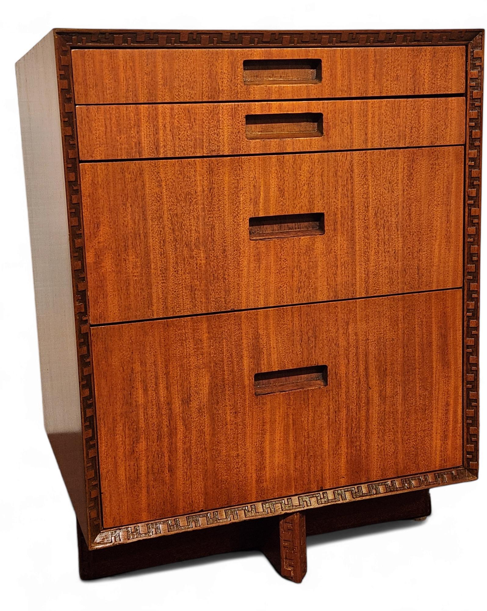 Commode 4 tiroirs en acajou de Frank Lloyd Wright Heritage Henredon 1955 en vente 2