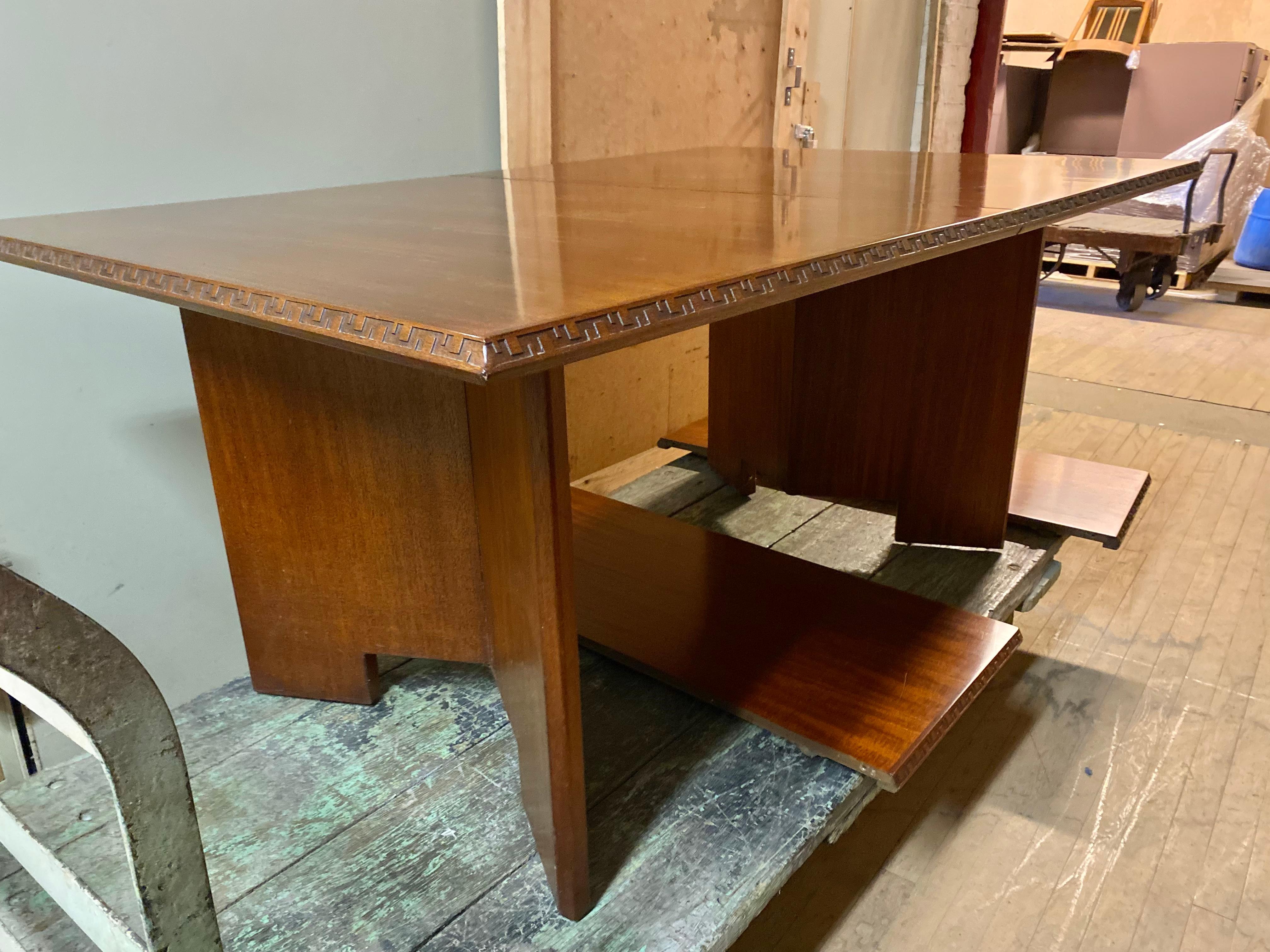 Frank Lloyd Wright Mahogany Extension Dining Table, ,  In Good Condition For Sale In Buffalo, NY