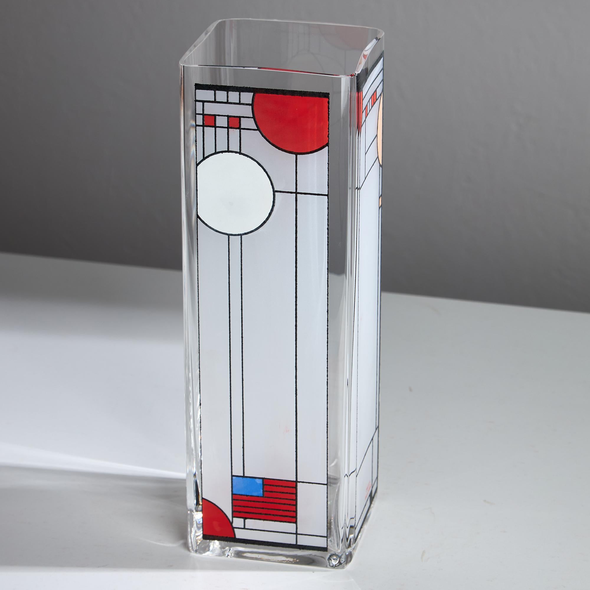 Italiano Vaso Frank Lloyd Wright Omaggio Twin Illinois, di Egizia in vendita