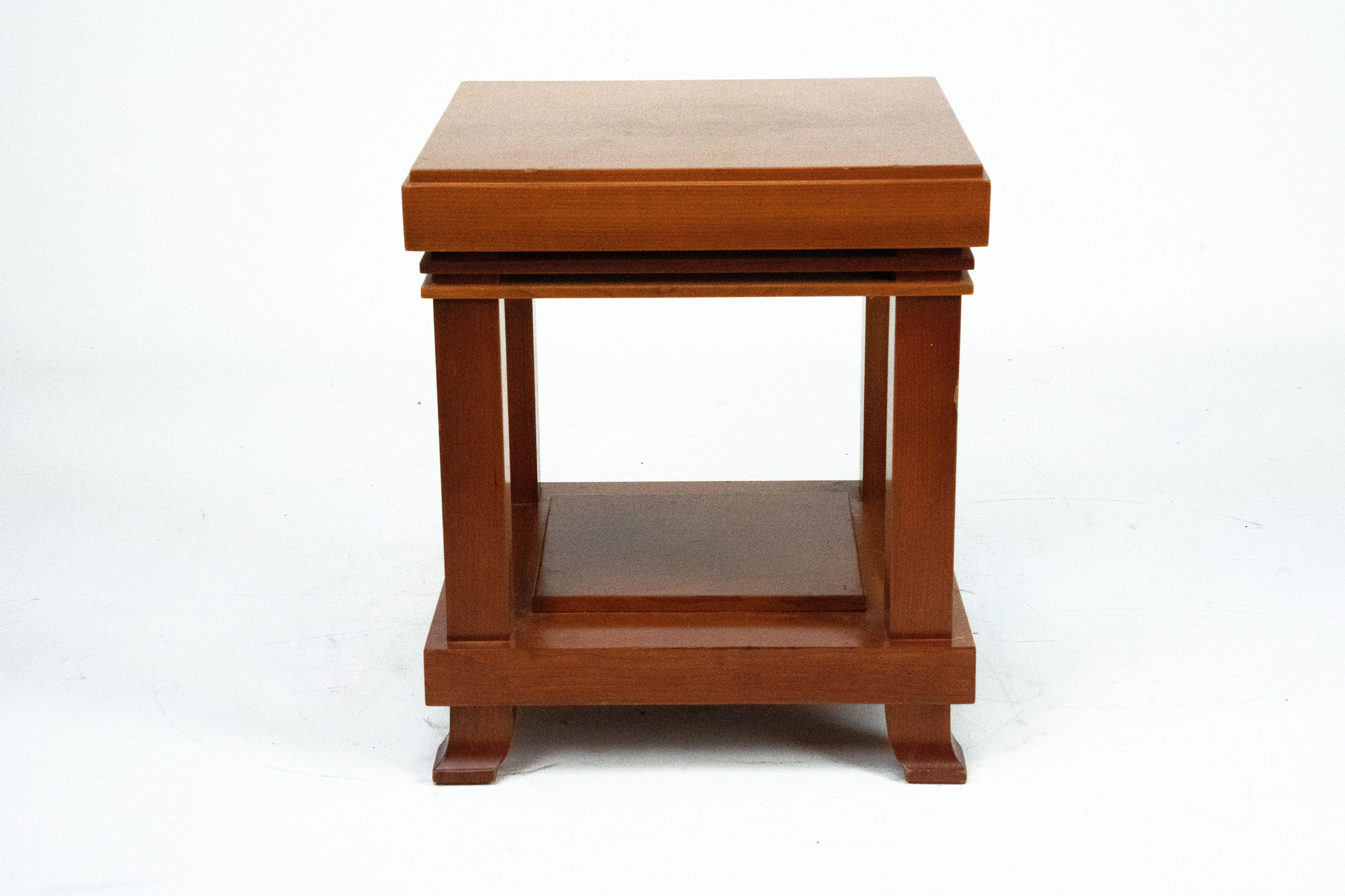 This exceptional Frank Lloyd Wright Robie Side Table, faithfully produced by Cassina as part of their 