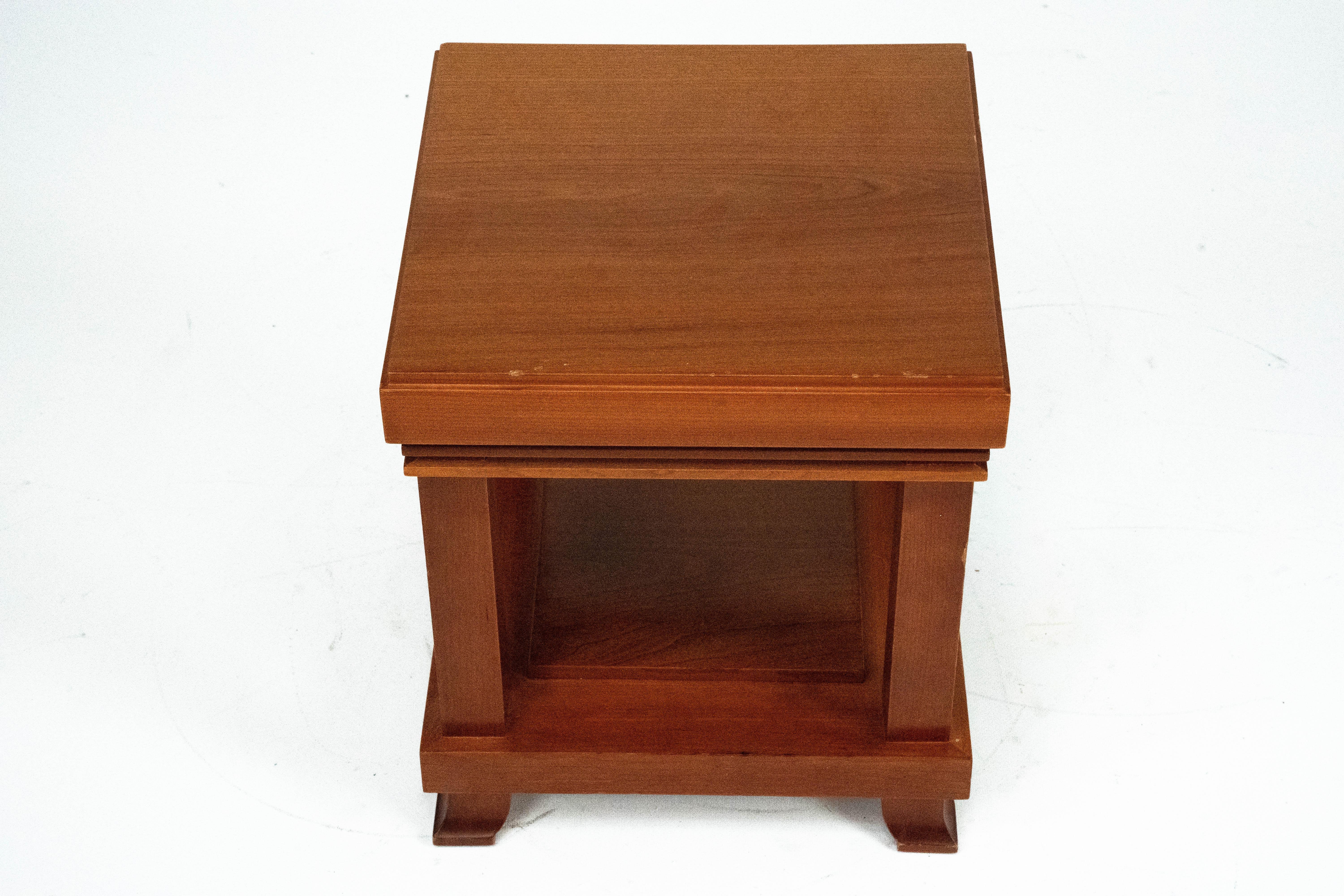 italien Frank Lloyd Wright Robie Side Table for Cassina, limited edition. Italy 1989. en vente