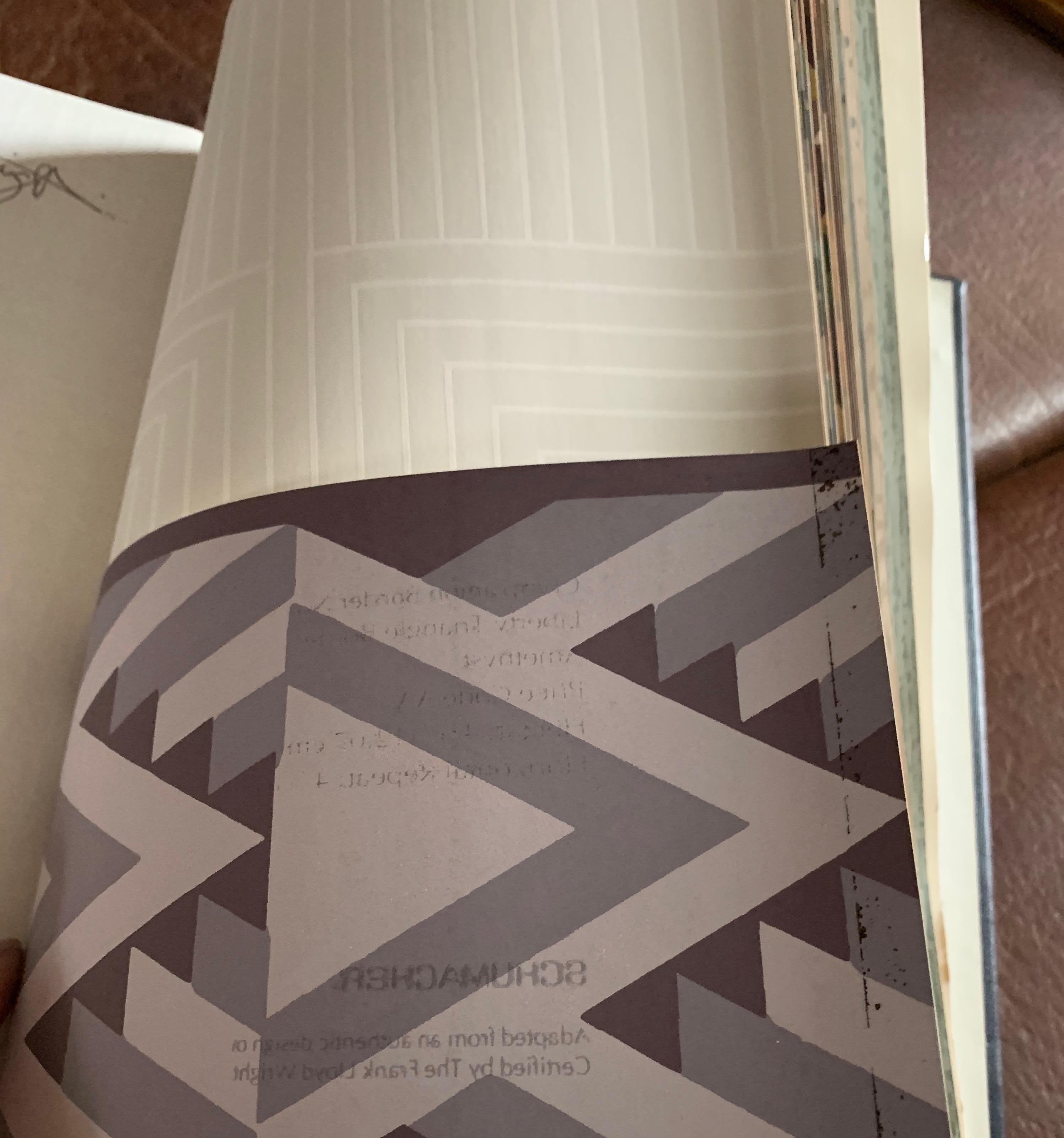 Papier Frank Lloyd Wright - Ensemble de revêtements muraux et de références de catalogue tissés Schumacher, 1986 en vente