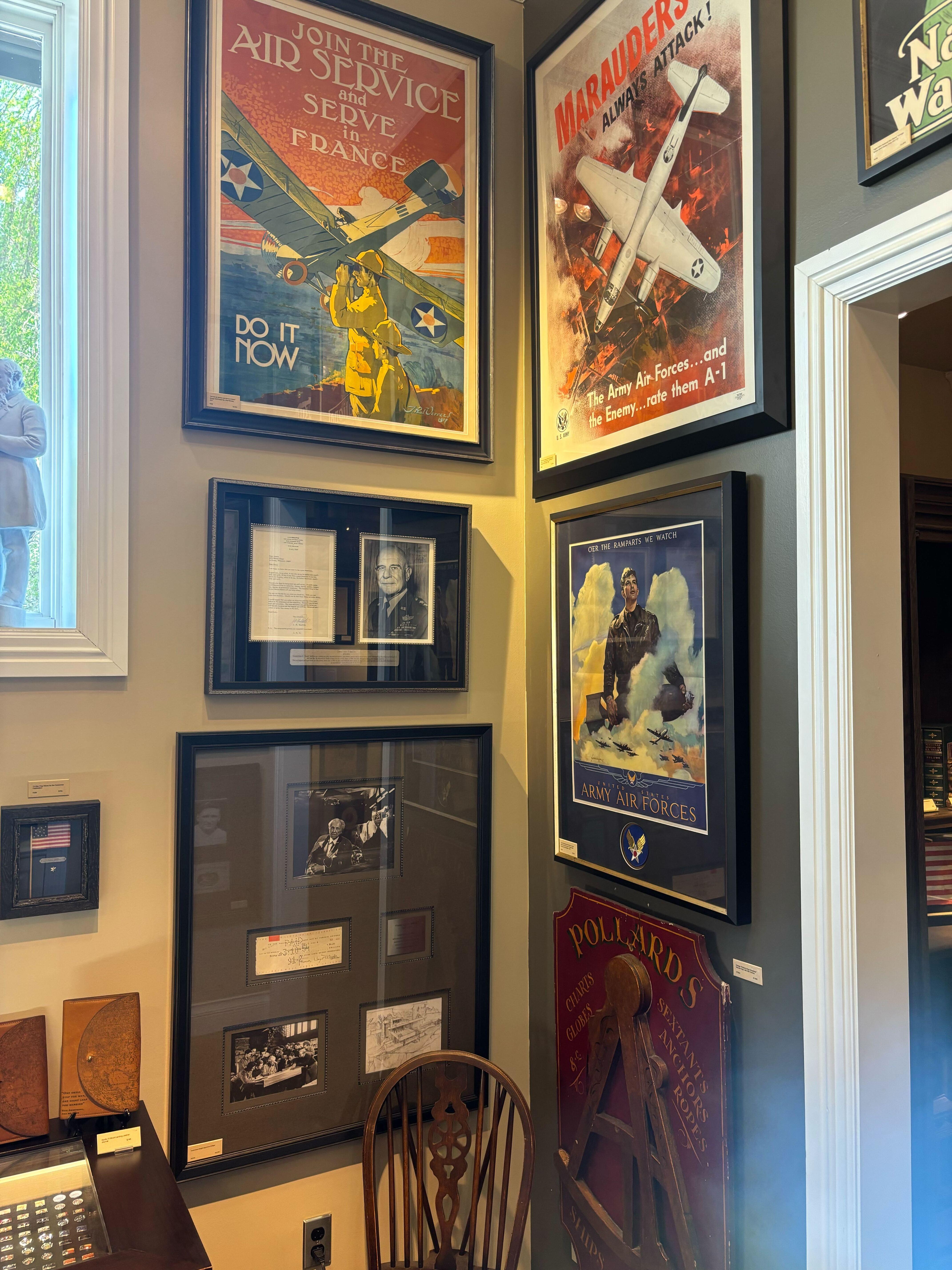 Frank Lloyd Wright Signature Collage In Good Condition For Sale In Colorado Springs, CO