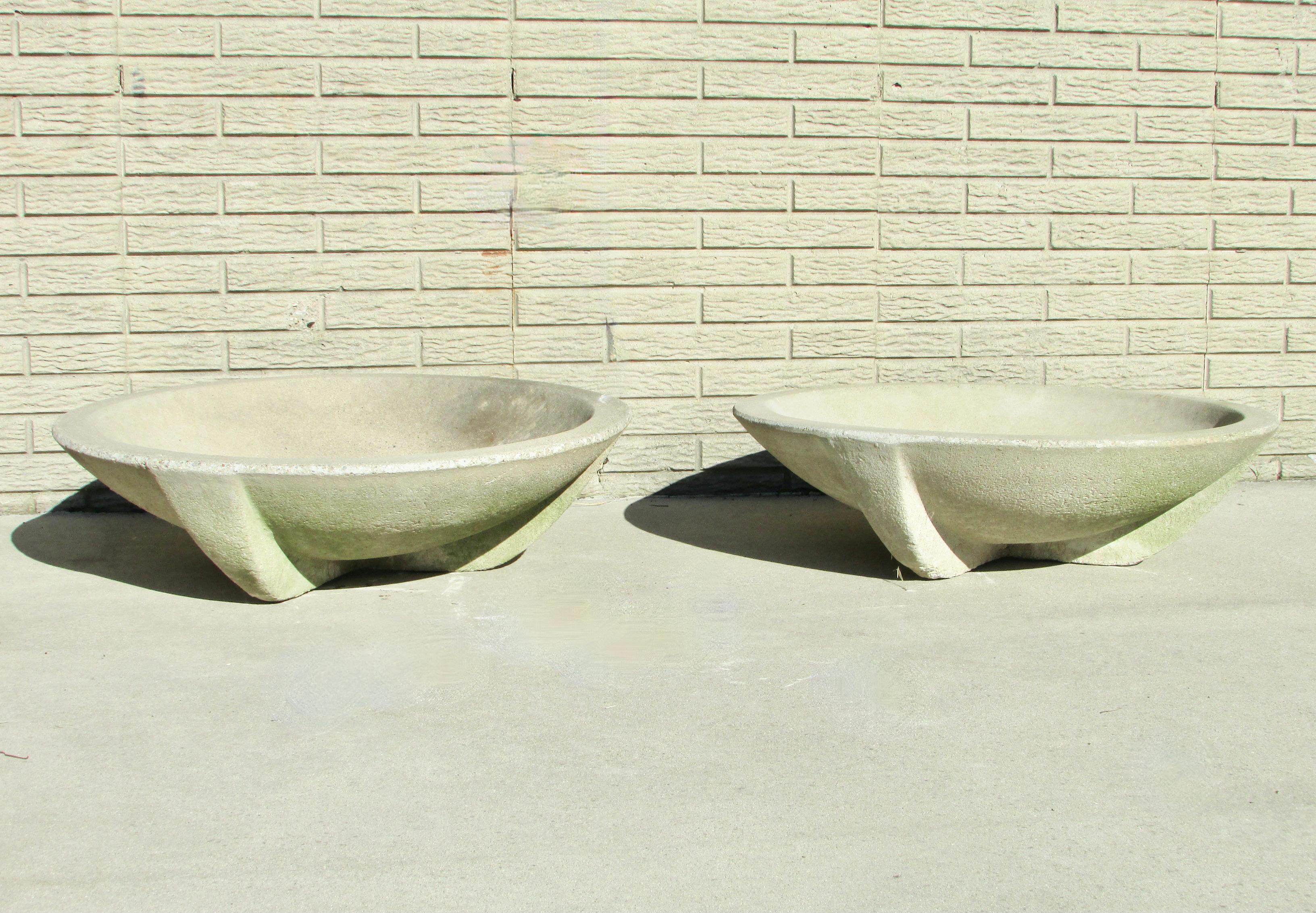 Frank Lloyd Wright Style Arts and Crafts Prairie School Cement Planter Pots For Sale 2