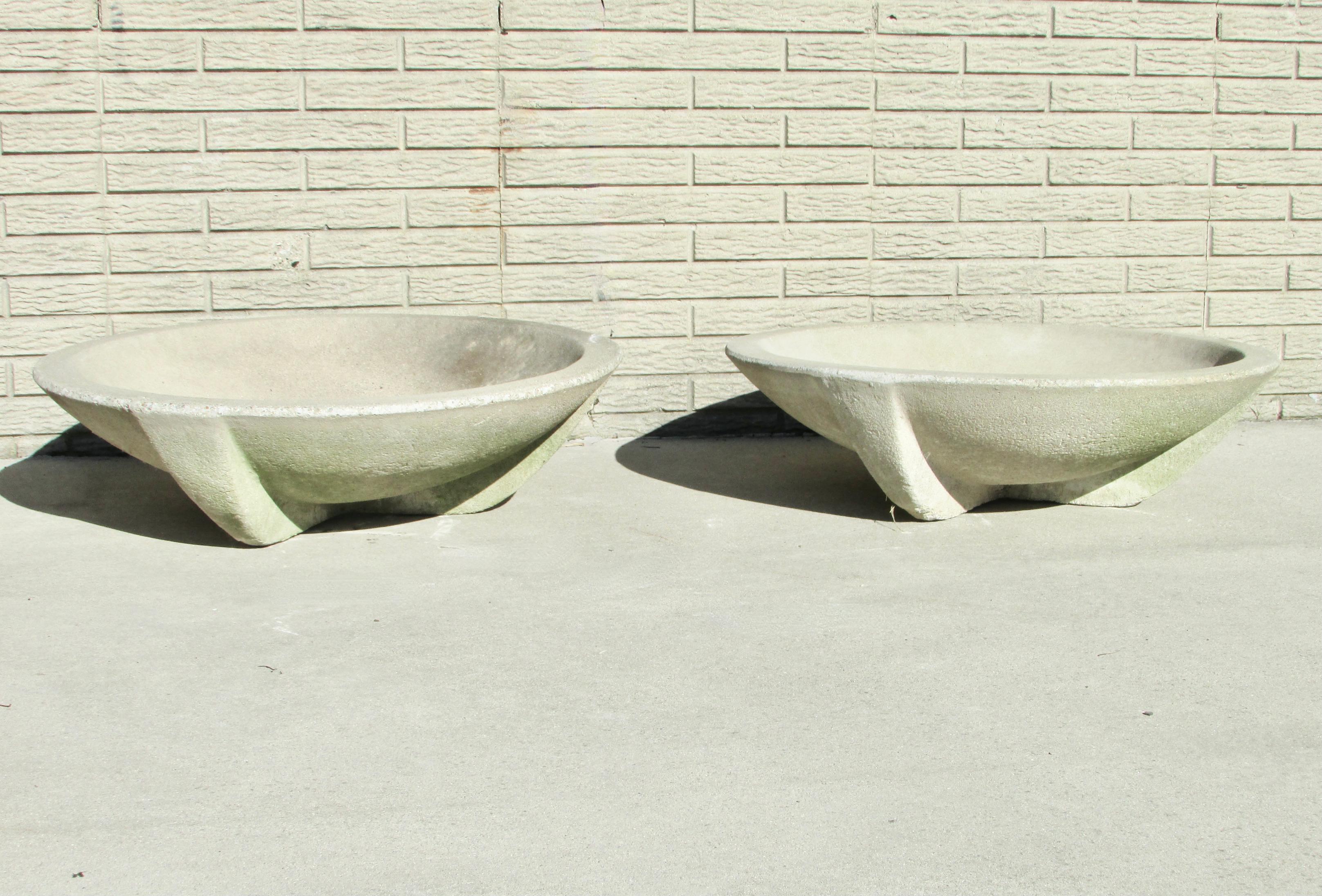 Frank Lloyd Wright Style Arts and Crafts Prairie School Cement Planter Pots For Sale 2