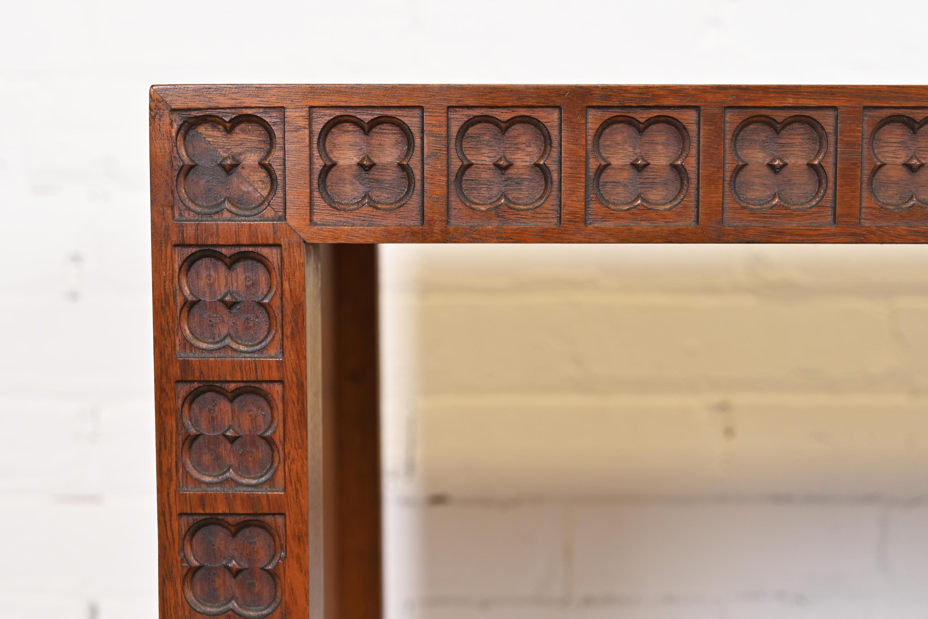 Table console en noyer sculpté de style Frank Lloyd Wright, moderne du milieu du siècle dernier 1