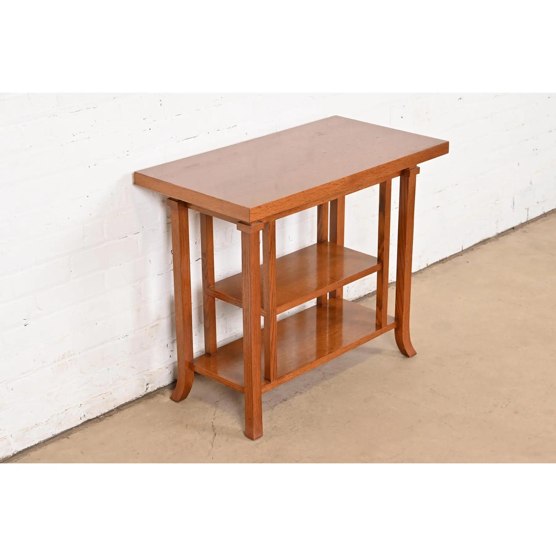 20th Century Frank Lloyd Wright Style Mission Oak Arts and Crafts Console or Side Table For Sale