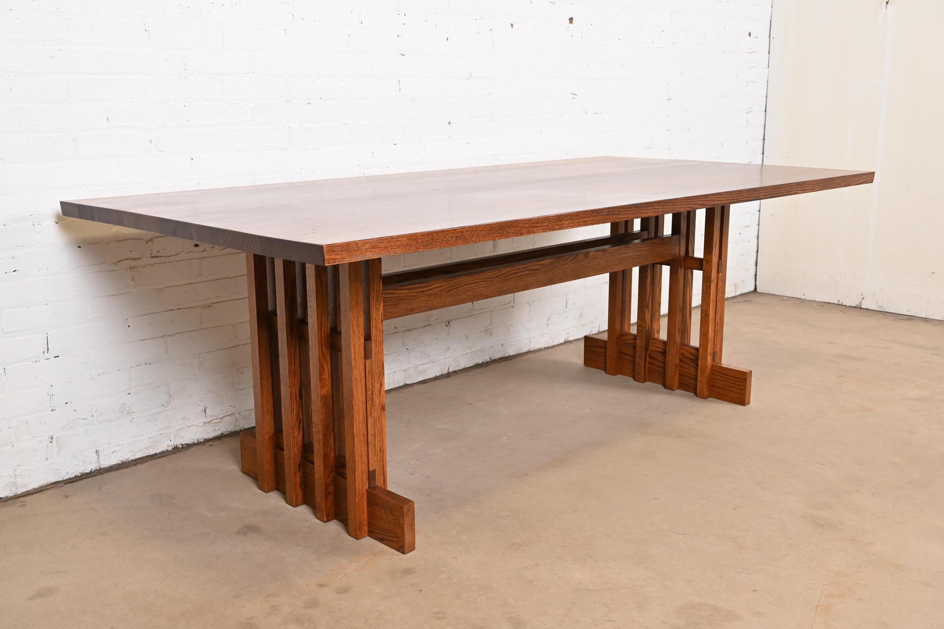 Frank Lloyd Wright Style Mission Oak Arts & Crafts Trestle Dining Table In Good Condition In South Bend, IN