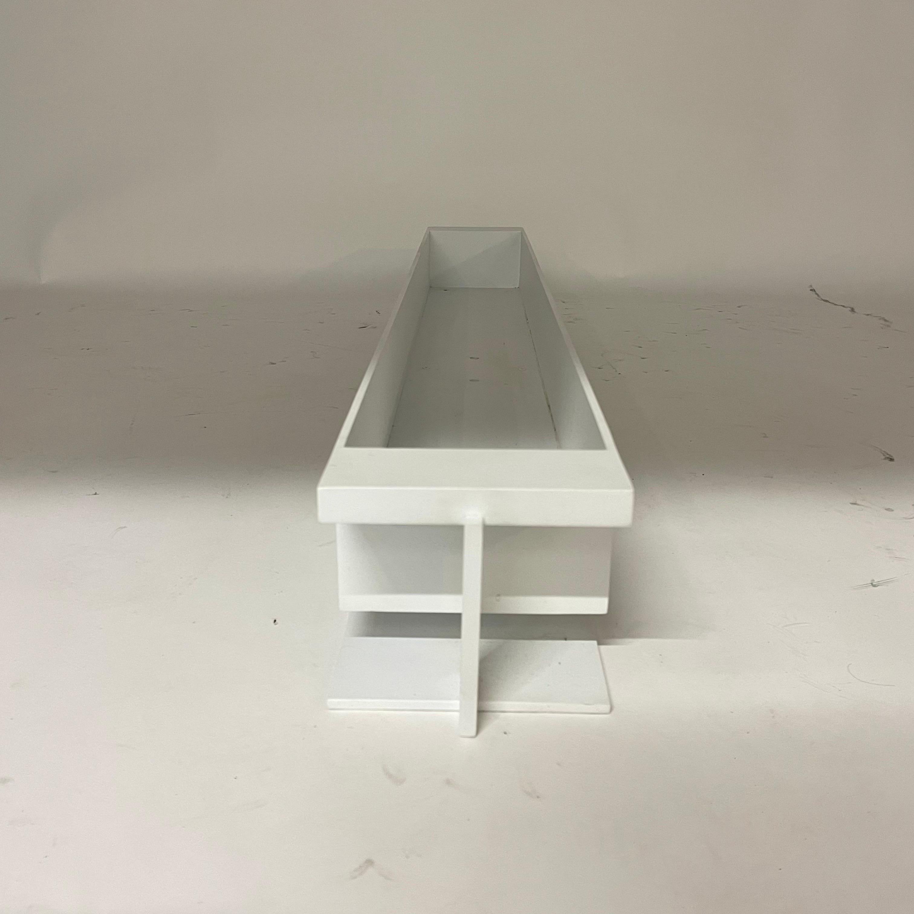Modernistisches weiß pulverbeschichtetes Pflanzgefäß aus kaltem Stahl im Stil von Frank Lloyd Wright, USA im Angebot 3