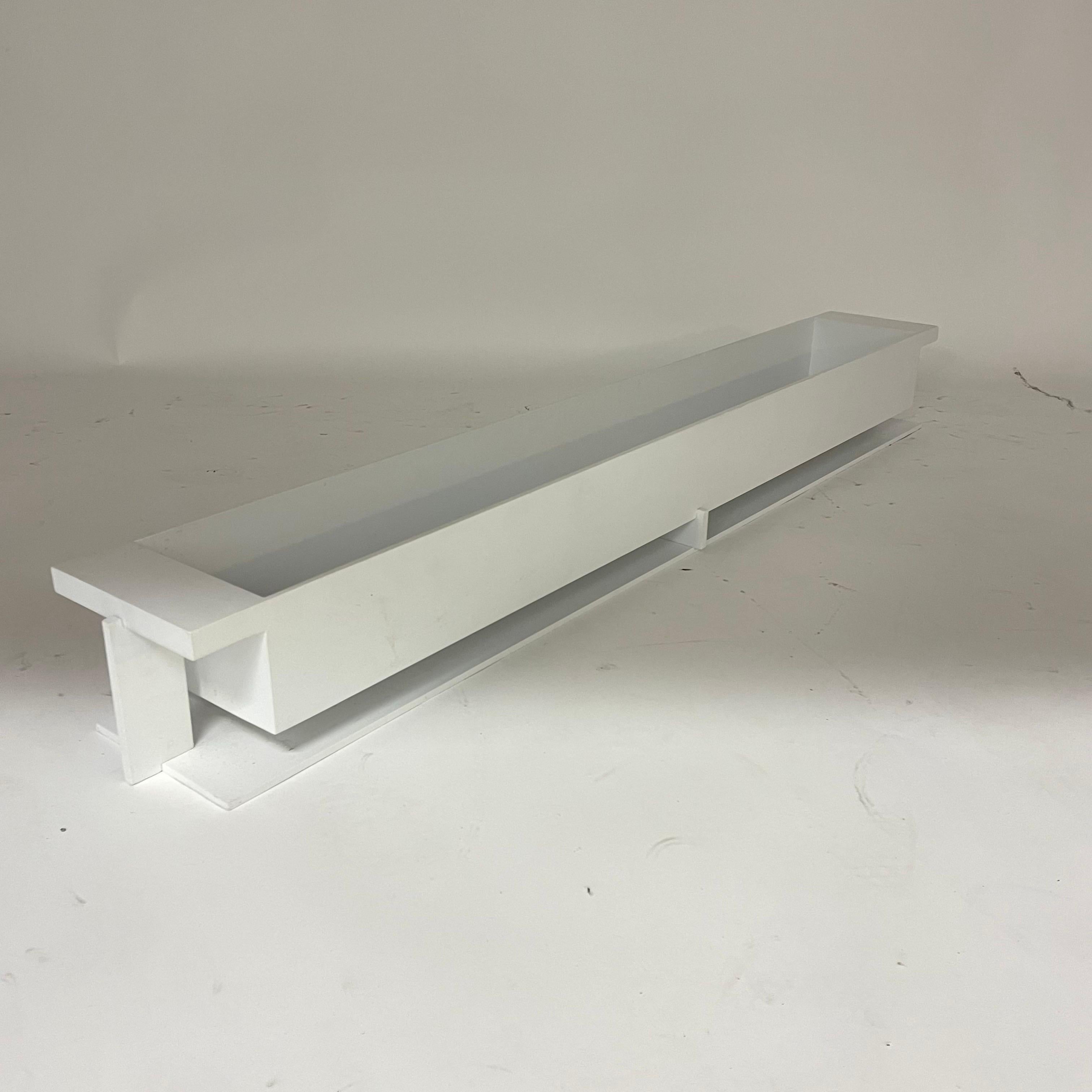 Modernistisches weiß pulverbeschichtetes Pflanzgefäß aus kaltem Stahl im Stil von Frank Lloyd Wright, USA im Angebot 2