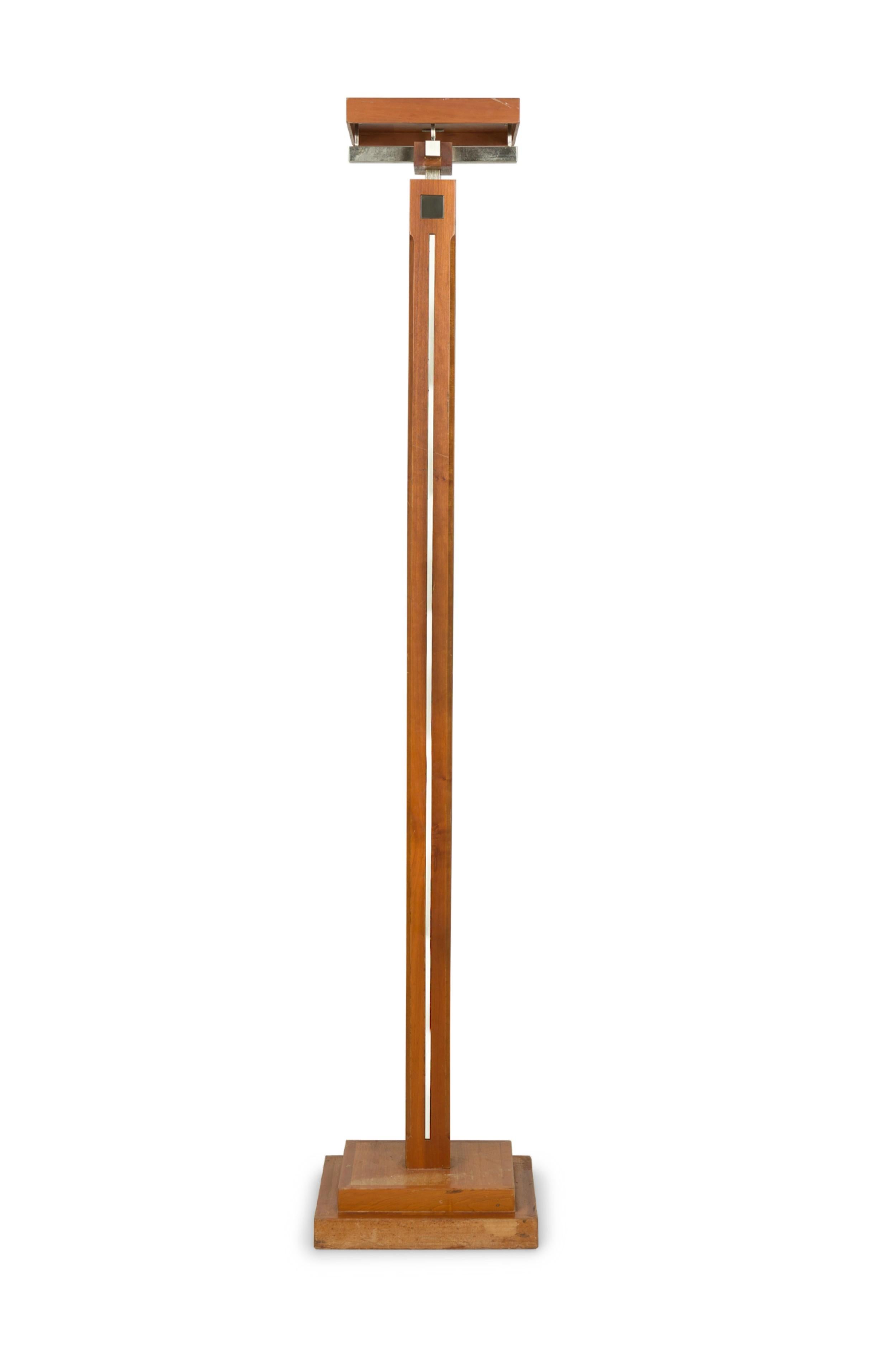 Frank Lloyd Wright / Taliesen American Wooden Standing Coat Tree / Hat Rack In Good Condition For Sale In New York, NY
