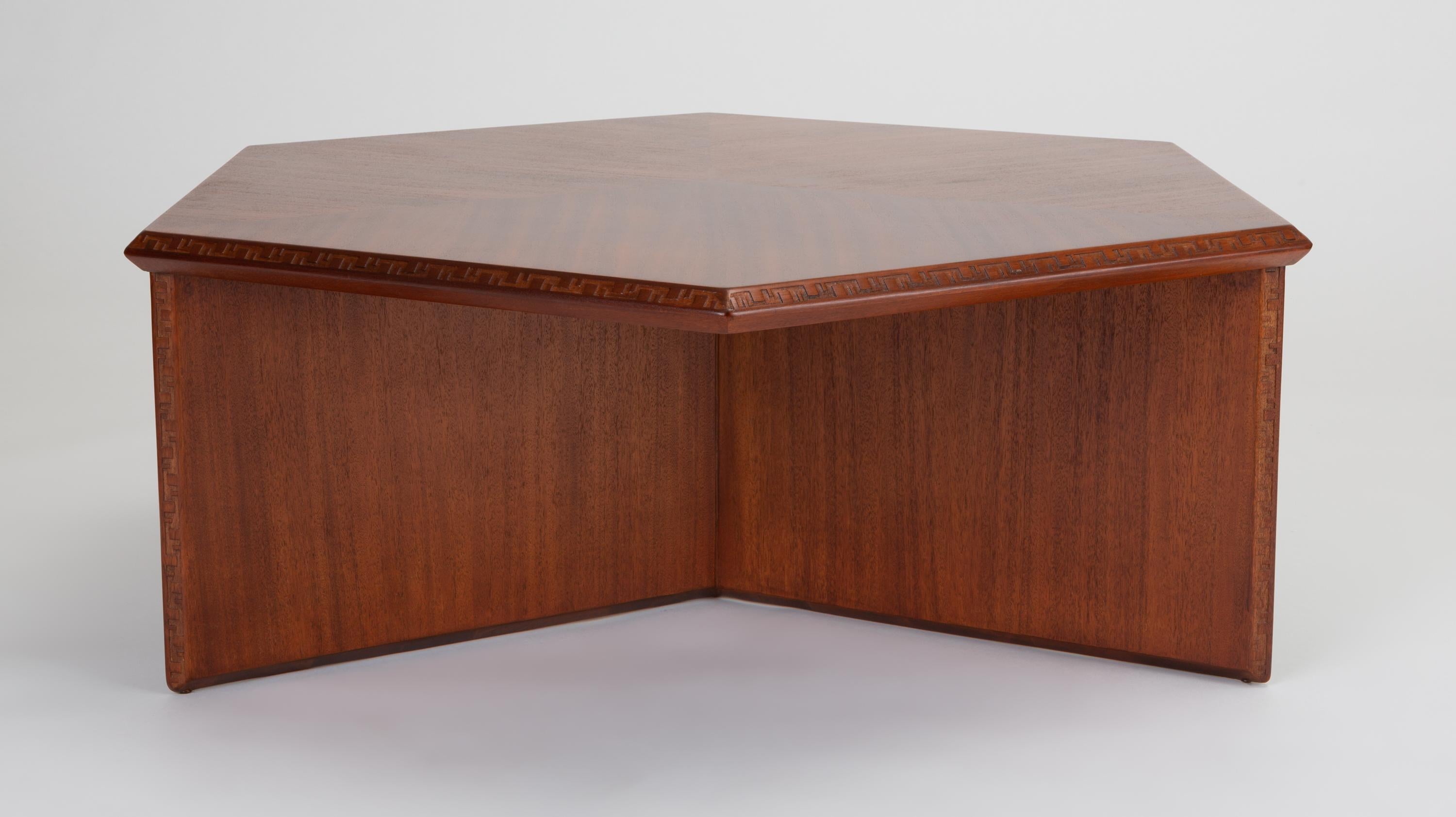 Frank Lloyd Wright “Taliesin” Coffee Table for Heritage-Henredon im Zustand „Hervorragend“ in Los Angeles, CA