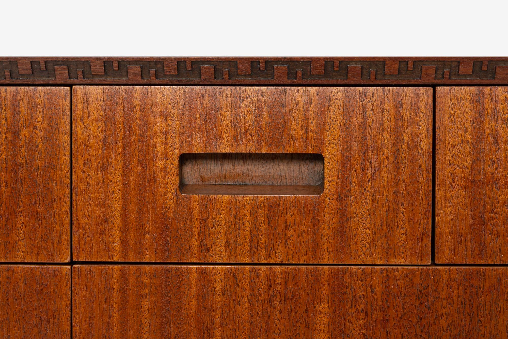 Frank Lloyd Wright Taliesin Line Triple Dresser in Mahogany Wood 1955 In Good Condition For Sale In Chicago, IL