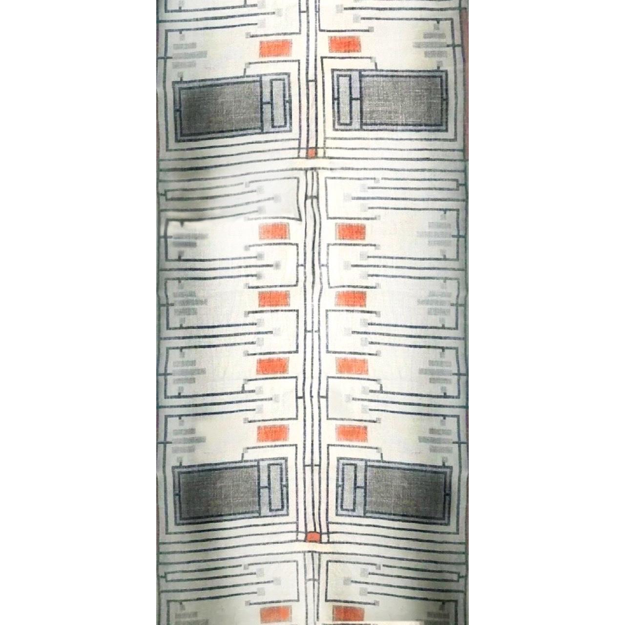 Echantillon de grand panneau Design/One 105 datant de la collection originale de Frank Lloyd Wright pour Schumacher en 1955. Rarissime tissu original à grande échelle, avec des bords surélevés pour faciliter l'exposition à long terme et la