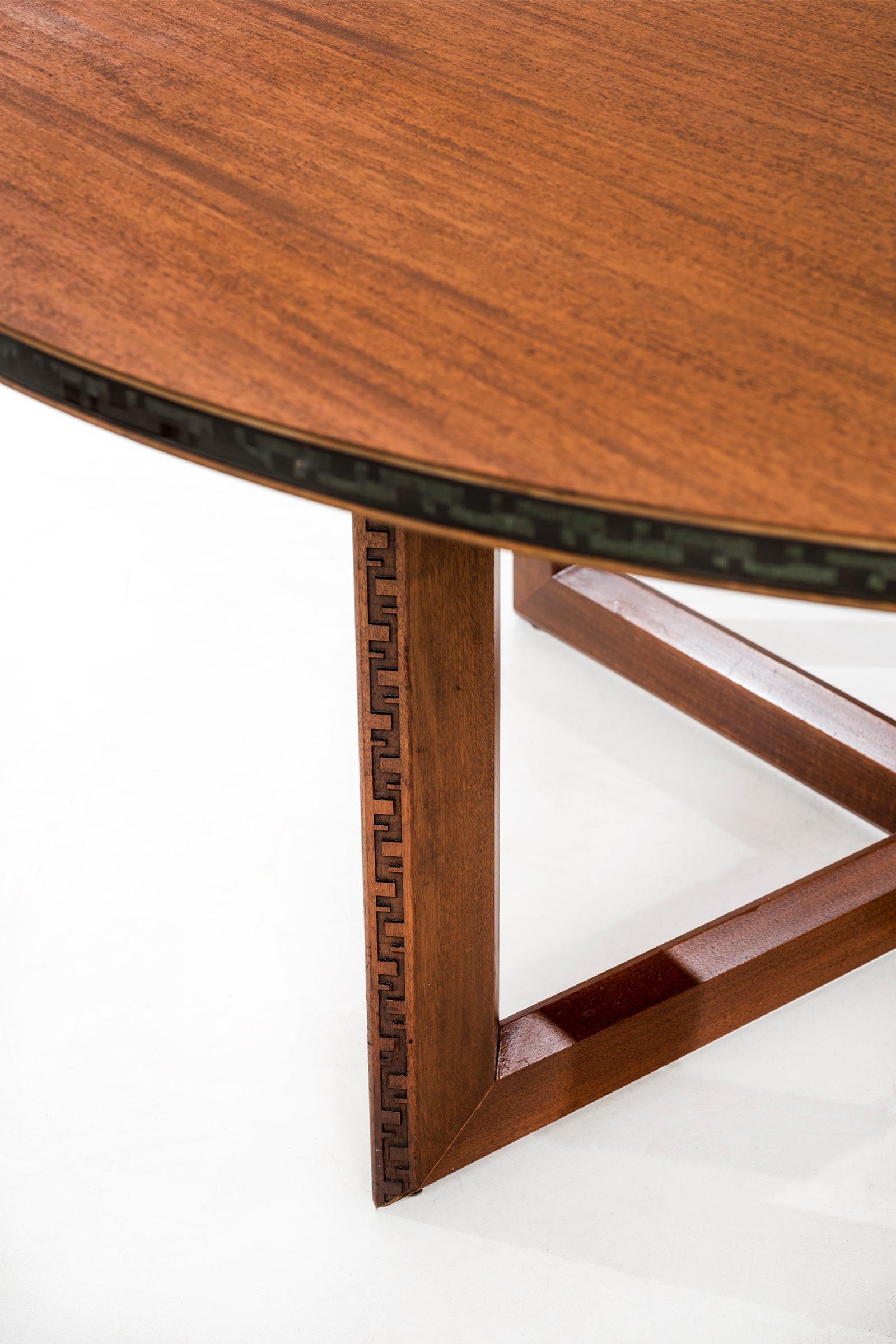 Frank Lloyd Wright Taliesin Low Round Dining Table In Good Condition In Chicago, IL