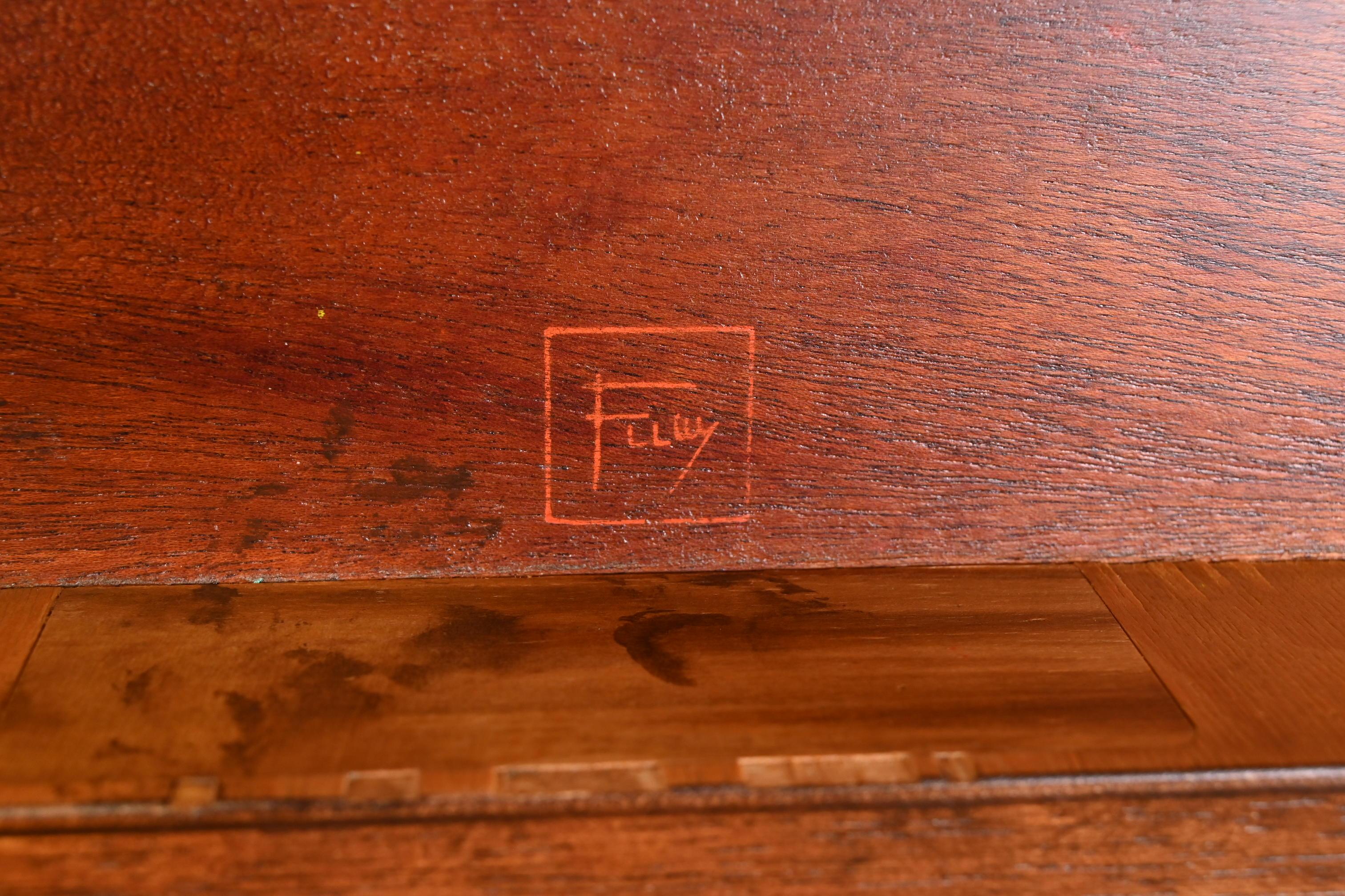 Frank Lloyd Wright Taliesin-Mahagoni-Schreibtisch mit doppeltem Sockel aus Mahagoni, neu restauriert im Angebot 6