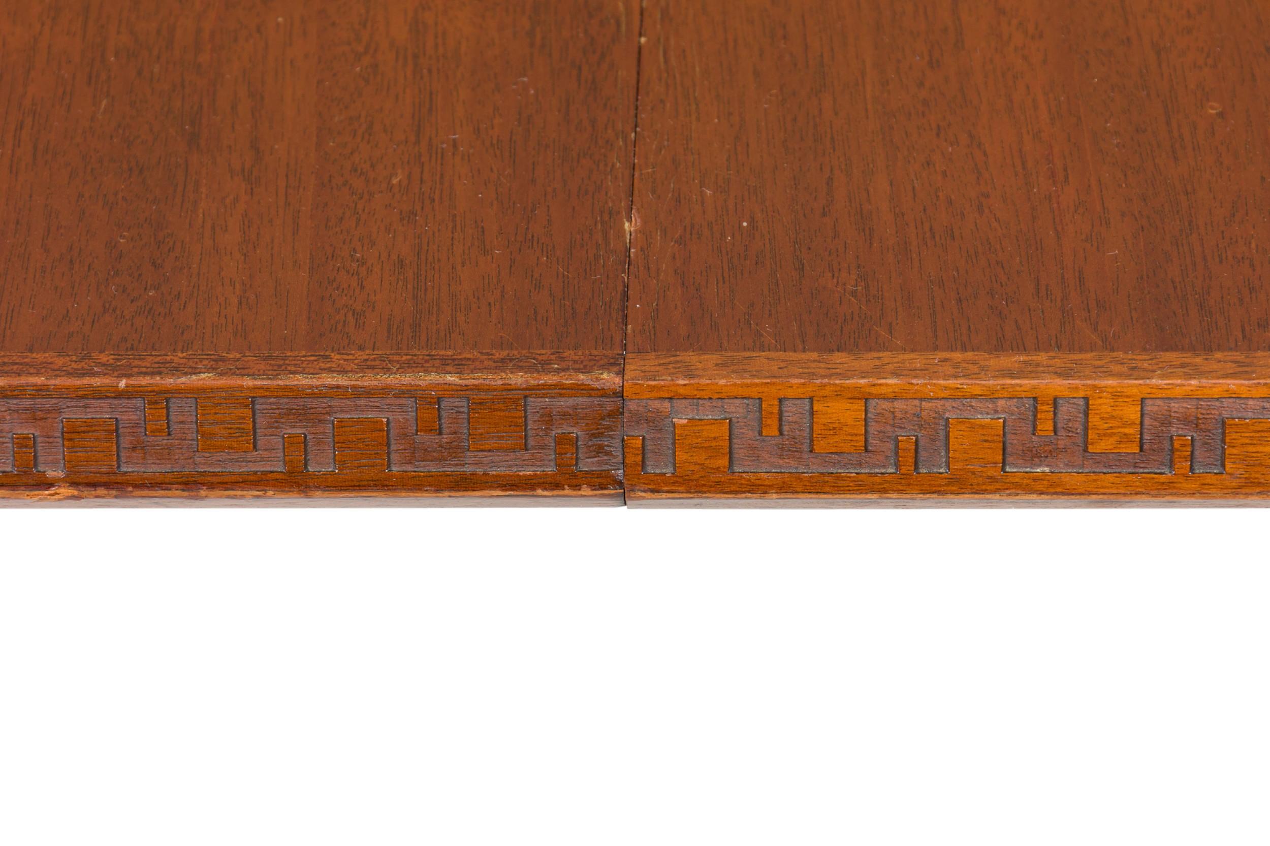 Frank Lloyd Wright Taliesin Mid-Century American Mahogany Extension Dining Table en vente 2