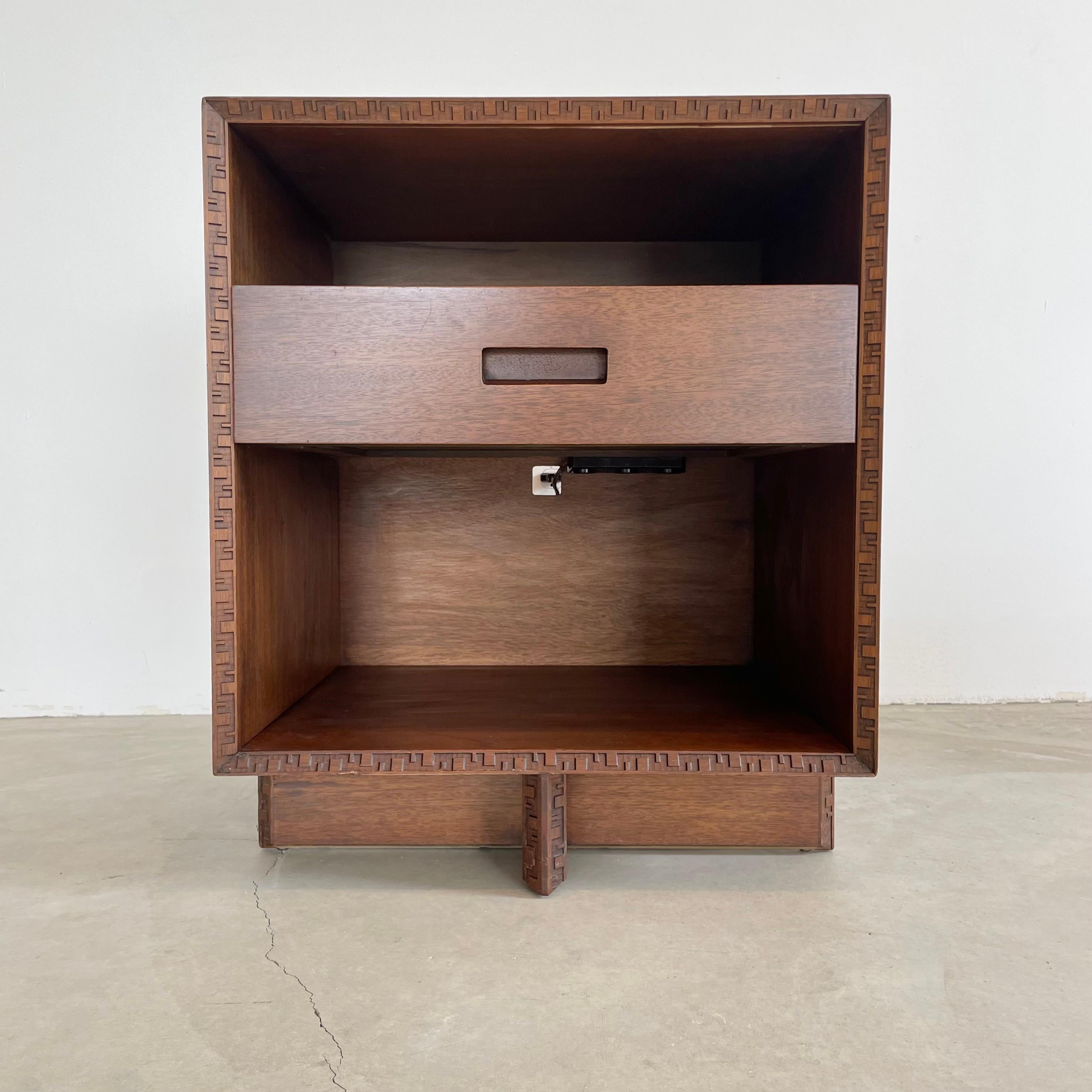 Mid-20th Century Frank Lloyd Wright “Taliesin” Nightstand/Side Table for Heritage-Henredon, 1955 For Sale